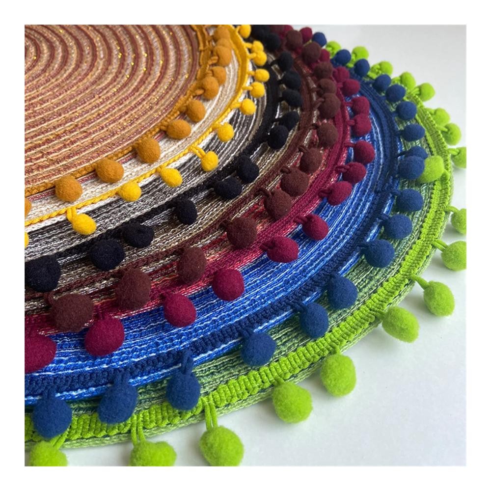 Entdecken Sie Eleganz 6er Set Runde Platzsets 38cm Waschbar & Gewebt - Boho Chic Design mit Pompom Quasten - Hitzebeständige & rutschfeste Tischuntersetzer für stilvolle Mahlzeiten - Grüne Akzente für perfekte Tischdek