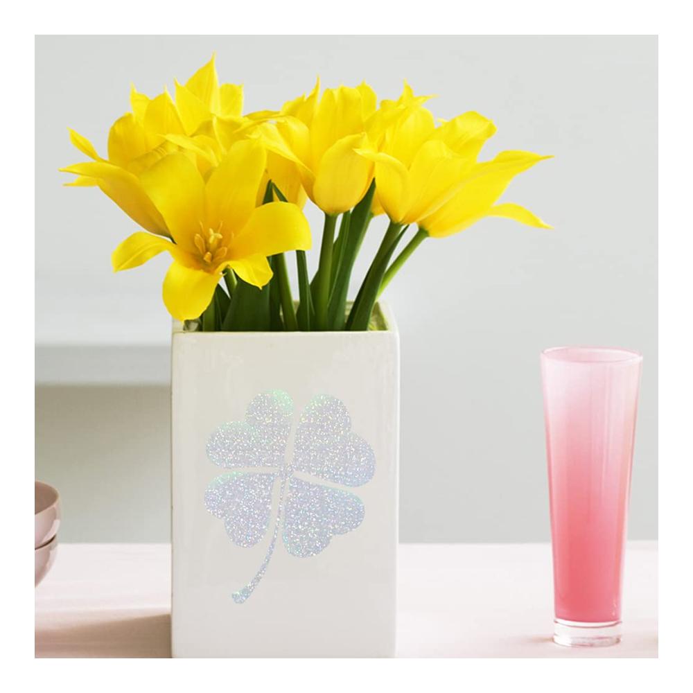 Verleihen Sie Ihren Bastelarbeiten Glanz mit Haohais 25 Blatt holografischer Vinyl-Aufkleberbögen – Selbstklebende holografische Bastelfolie für Silhouetten. Kreative Vielfalt mit mehrfarbiger holografischer Laser-Vinylfolie. Entdecken Sie die Magie der Folien