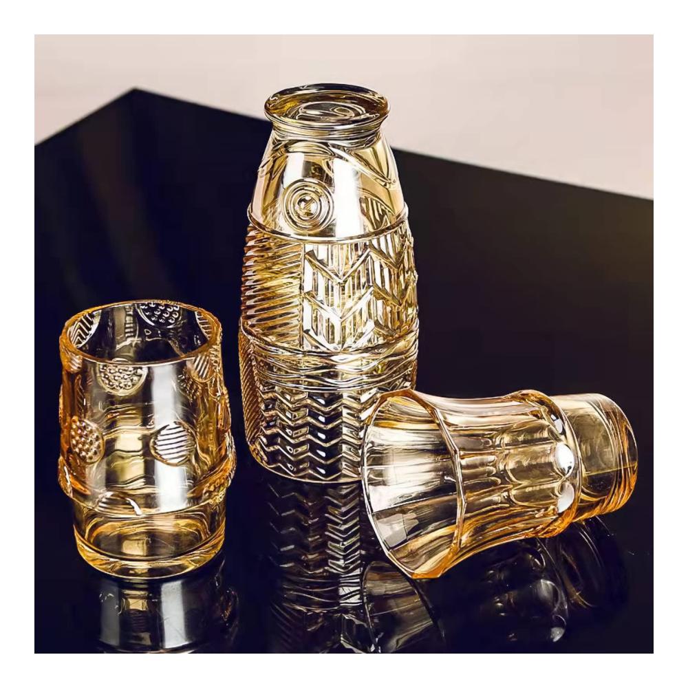Stilvolle stapelbare Wassergläser aus farbigem Glas - Nautische Glaswaren für Getränke fischförmiges Design - 4 Stück - Bernsteinfarben - Ideal für Heimdekoration