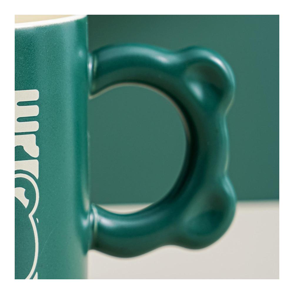 Entdecken Sie den Genuss mit unseren 380ml Kreativ-Rich-Bear-Keramik-Tassen! Perfekt für Zuhause und Büro diese stylischen Tassen bringen Spaß und Geschmack in Ihren Kaffee- oder Milchgenuss. Hervorragendes Design hohe Qualität und ein Hauch von Persönlichkeit machen diese Tassen zu einem Must-Have. Gönnen Sie sich den Luxus dieser einzigartigen Kaffeetassen & Becher. Genießen Sie den perfekten Schluck in jeder Tasse