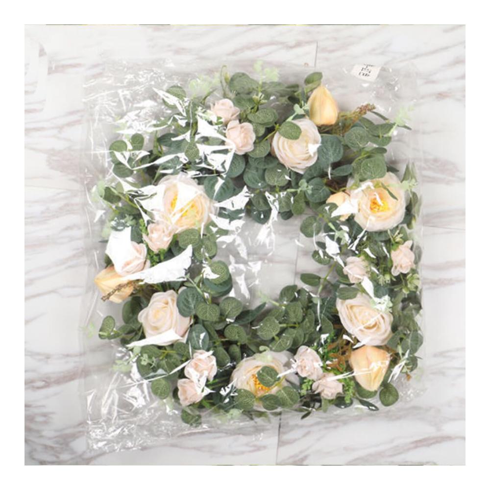 Entdecken Sie die Eleganz 3 Blumendekorationen & Layouts - Wandbehang mit stilvollem Eukalyptus Blumenring für Einkaufszentren und Hotels. Einzigartig zum Aufhängen in Weiß. Perfekte Kränze für anspruchsvolles Ambiente