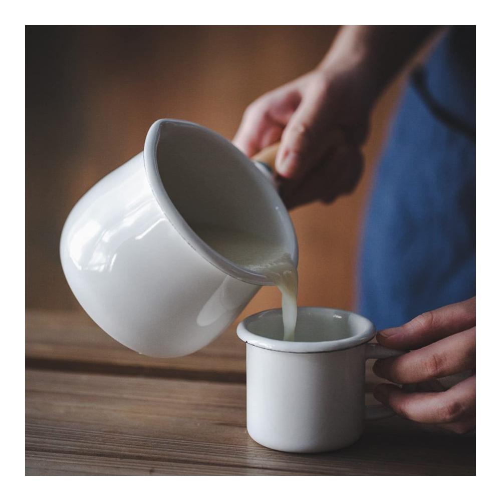 Entdecken Sie den Komfort mit unseren Multifunktionsmilchtöpfen für butterweiche Köstlichkeiten und köstliche Getränke! Robuste Emaille-Materialien für exquisite Ergebnisse