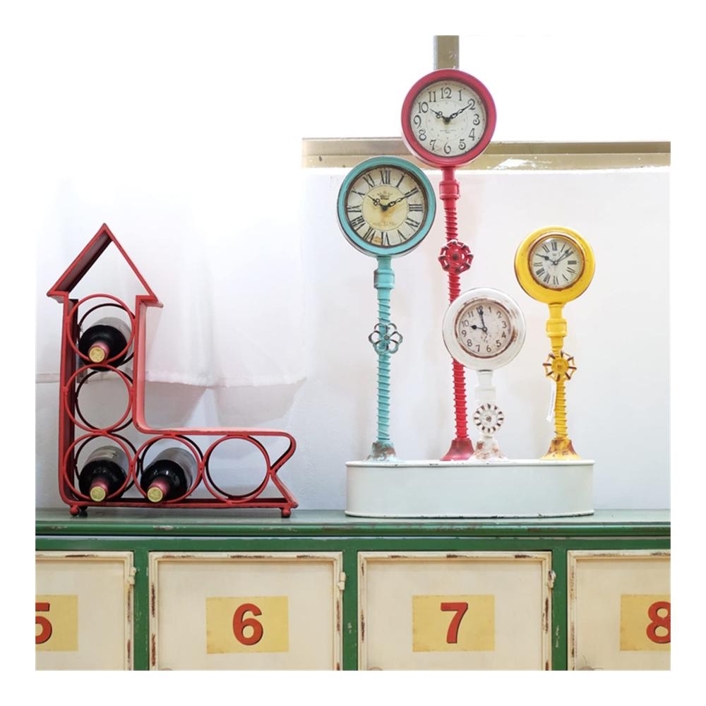 Vintage Tischuhr mit 4 Ventilen - Stilvolle Wohnzimmer Dekoration | Metall Eisen Tischuhr für Büro & Schlafzimmer | Silent Quarz Dekor | Zeitlose Tischuhr Ornamente | Ideal für Zuhause