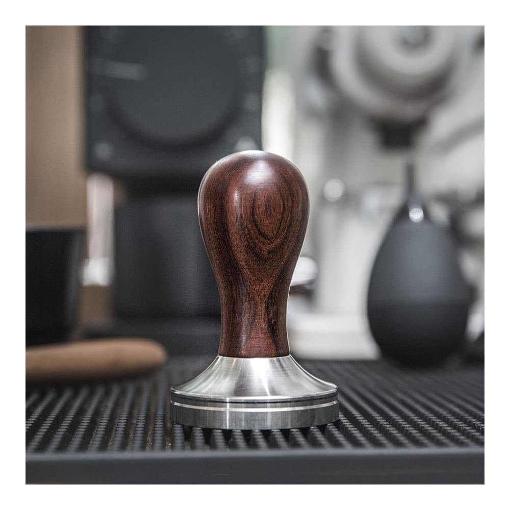 Espresso Tamper Set 51mm – Perfekter Kaffee mit hochwertigem Tamper! Barista Zubehör inklusive Tampermatte Edelstahl-Flachboden und stilvollem Holzgriff. Ideales Espresso Presswerkzeug für Espressomaschinen und Kaffeegenuss