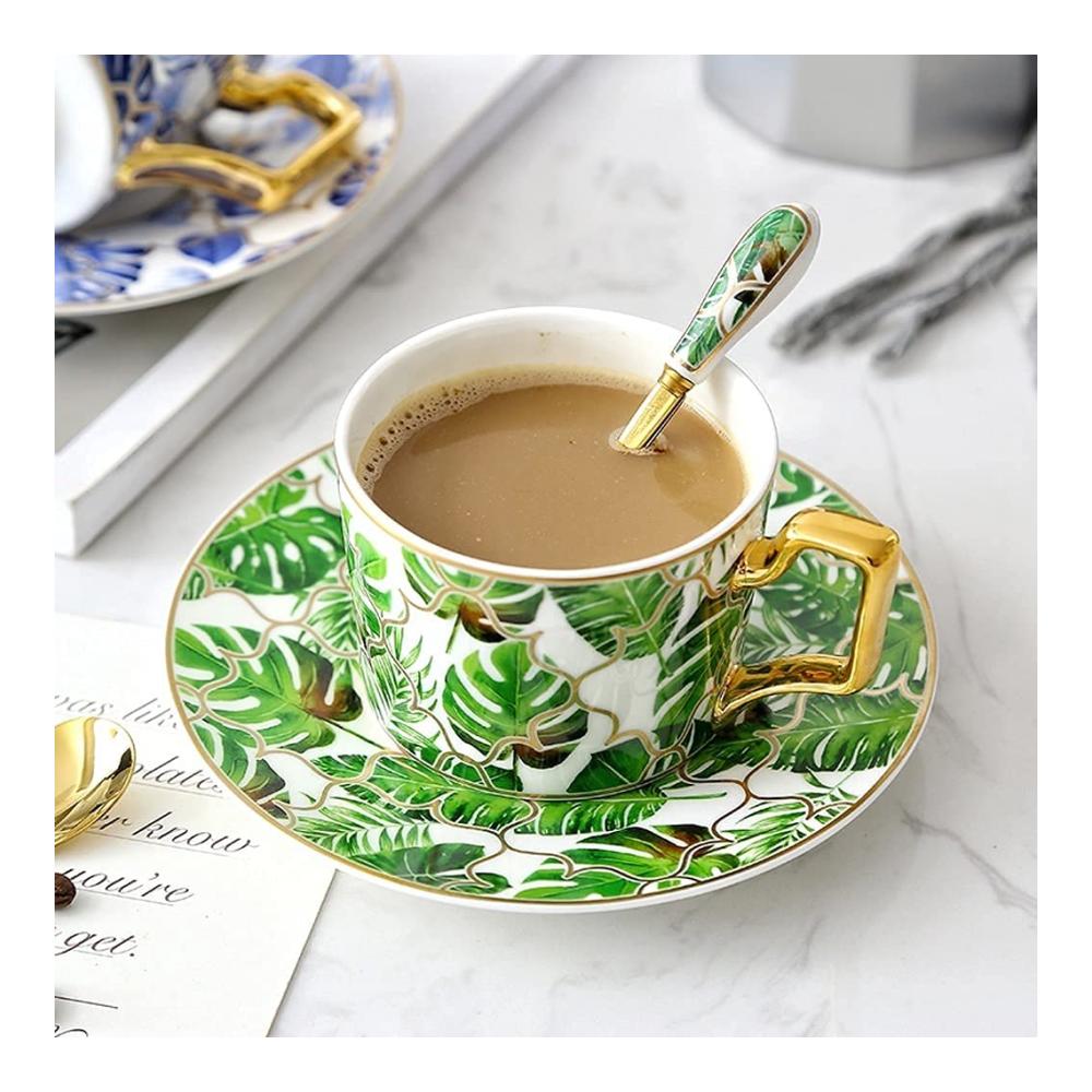 Genießen Sie Ihren Morgenkaffee stilvoll 3er-Set Keramik-Tassen & Untertassen für Espresso wiederverwendbar und kreativ gestaltet mit Löffeln. Perfekt für Ihren Lieblings-Koffeinkick