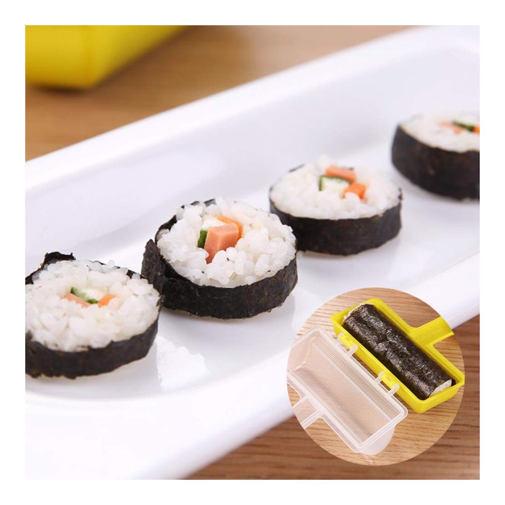 Entdecken Sie die Kunst des Sushi mit unserem Sushiteller-Set 2-teiliges Sushi Maker Mould für perfekte Reisbälle und Onigiri. Kinderfreundlich und DIY-freundlich gestalten Sie köstliche Sushi-Rollen mit dem Sushi Roller. Schütteln und rollen Sie Ihre eigenen Reisbälle mit Leichtigkeit. Unser Bento-Werkzeug-Set enthält auch eine Reisschaufel für müheloses Handling. Bringen Sie die japanische Küche in Ihre Küche mit diesen hochwertigen Küchenutensilien. Gönnen Sie sich die Freude Ihre eigenen Sushi-Kreationen zu Hause zu zaubern