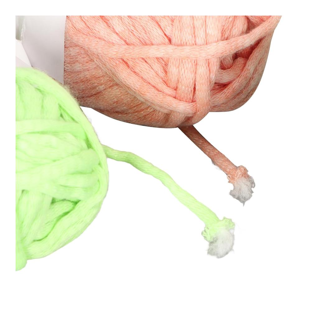 Entdecken Sie die Magie des Handwerks mit unserem Gugxiom Glow In The Dark Garn-Set! 8 Rollen hochwertiges Häkel- & Strickgarn 45 m/14764 ft pro Rolle. Polyester Glow In Dark Garn perfekt für Hüte Schals Schmuckstücke Rucksäcke Blumen und mehr. Lassen Sie Ihre kreativen Projekte im Dunkeln erstrahlen