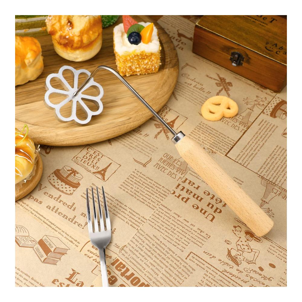 Entdecken Sie 1 Set Rosenküchleform mit Holzgriff - Traditionelle Teigform für köstliche Rosettenwaffeln und Kekse - Perfekte Ausstechformen für Ihre Waffelbäckerei