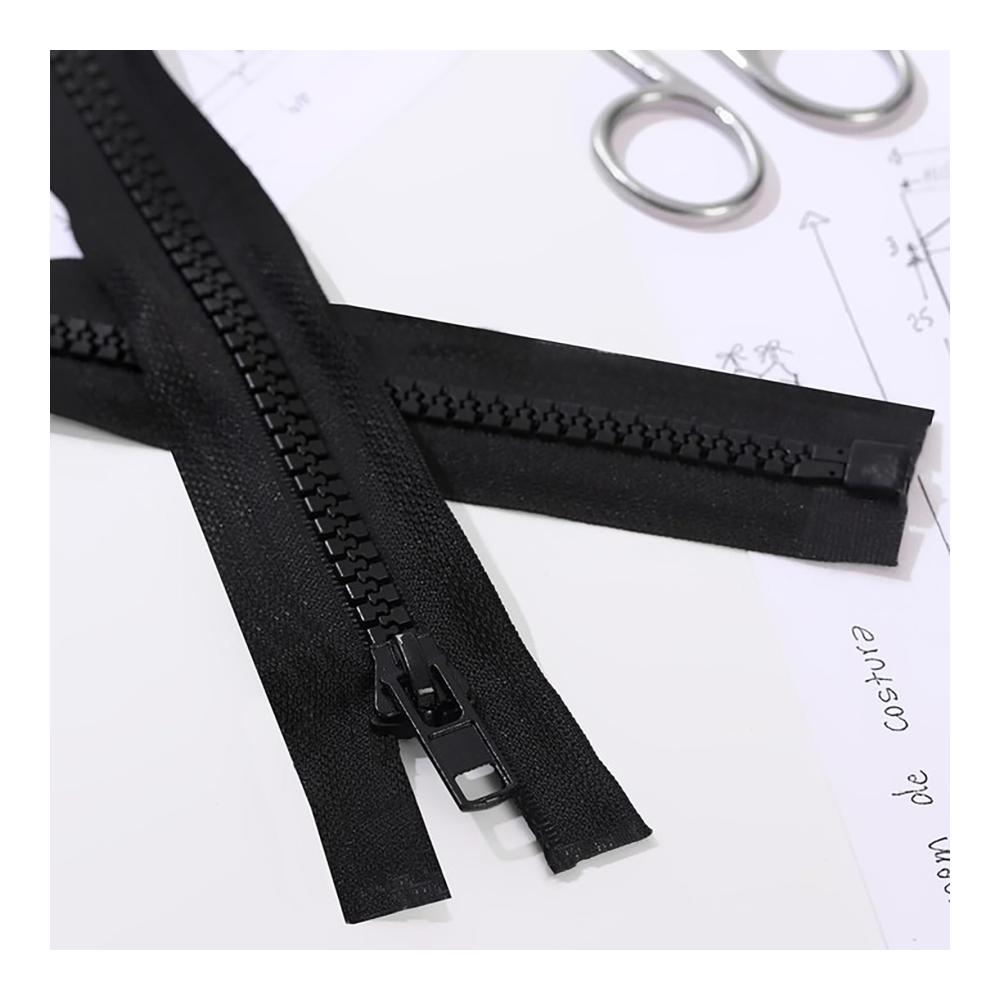 Entdecken Sie Qualität und Vielseitigkeit 2 Stück Jacken-Reißverschlüsse für Näharbeiten. Schwarz geformt perfekt für Mäntel und Jacken. Großpackung für DIY-Nähprojekte an Kleidungsstücken und Taschen. Hochwertige Kunststoff-Reißverschlüsse - ein Muss für jeden Schneider