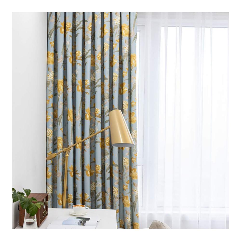 Erfrischende Blütenpracht Gardinenschals 140x145 in Blau mit Kräuselband für stilvolle Fensterdekoration. Blickdicht und mustergültig für Frühlingsflair im Landhausstil. Perfekt für Wohnzimmer Schlafzimmer und Studierzimmer. 2 Stücke hochwertiger Vorhänge mit