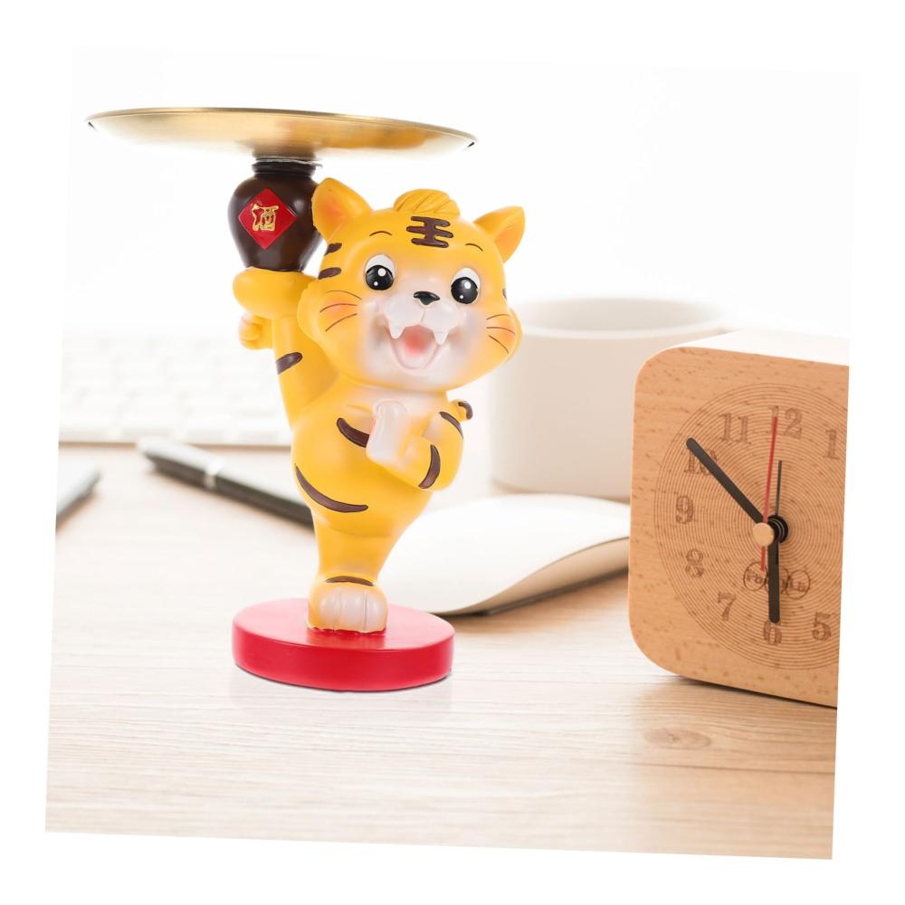 Entfachen Sie Ihren Stil Dekorative Tabletts für das Jahr des Tigers – Einzigartiges Tigertablett mit Charme für Süßigkeiten Snacks und mehr. Exquisite Karikaturen aus Harz ideal zur Aufbewahrung von Ohrringen und Ringen. Schmücken Sie Ihre Räume mit diesem faszinierenden Tigerornament