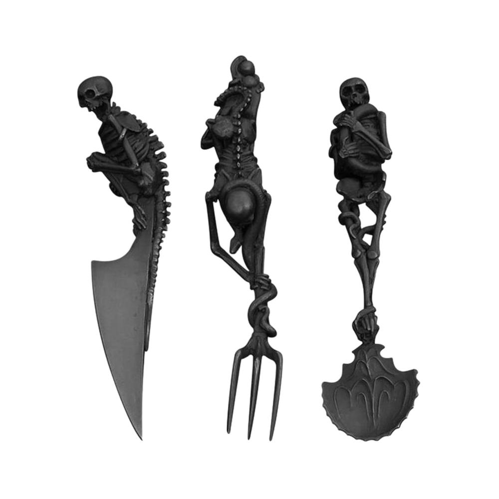 Entdecken Sie die Magie des Essens mit unseren exklusiven Halloween Bestecksets! Gönnen Sie sich gruselige Eleganz mit Gothic Skelett-Designs. Hochwertiges Metallbesteck für unvergessliche Momente bei Innen- und Außenveranstaltungen. Perfekte Ergänzung für Home Partys drinnen und draußen. Verleihen Sie Ihrer Halloween-Dekoration eine einzigartige Note