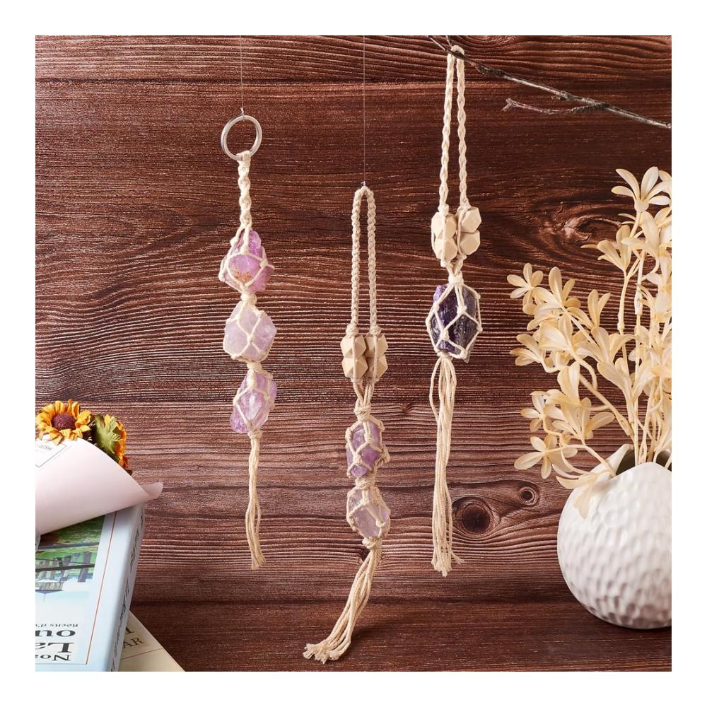 Entdecken Sie die Kunst des Perlenwebens Exklusives Zubehör-Set mit 3 natürlichen rosa Edelstein-Anhängern perfekt für Festival Party und Heimdekoration. Hochwertige Baumwollschnur und stilvolle Holzperlen inklusive
