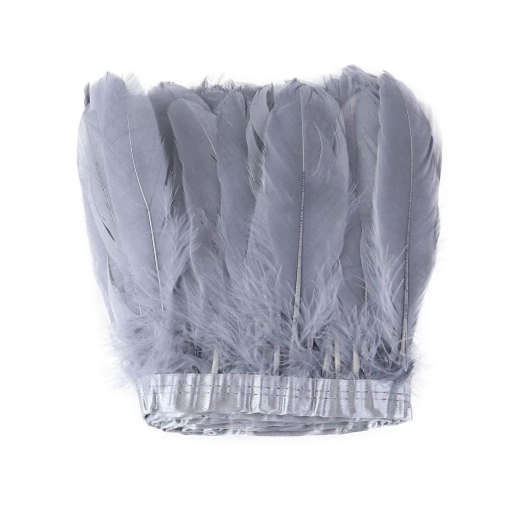 Entdecken Sie kreative Vielfalt mit unserer 2m langen Feder Fringe Trim Borte! Perfekte Federborte mit Satinband für Bastelprojekte Kostüme und Dekorationen. Schwarzer Federbesatz mit flauschigen Gänsefedern - ideal zum Nähen und Verzieren. Erwecken Sie Ihre Designs mit luxuriösen Federfransen zum Leben