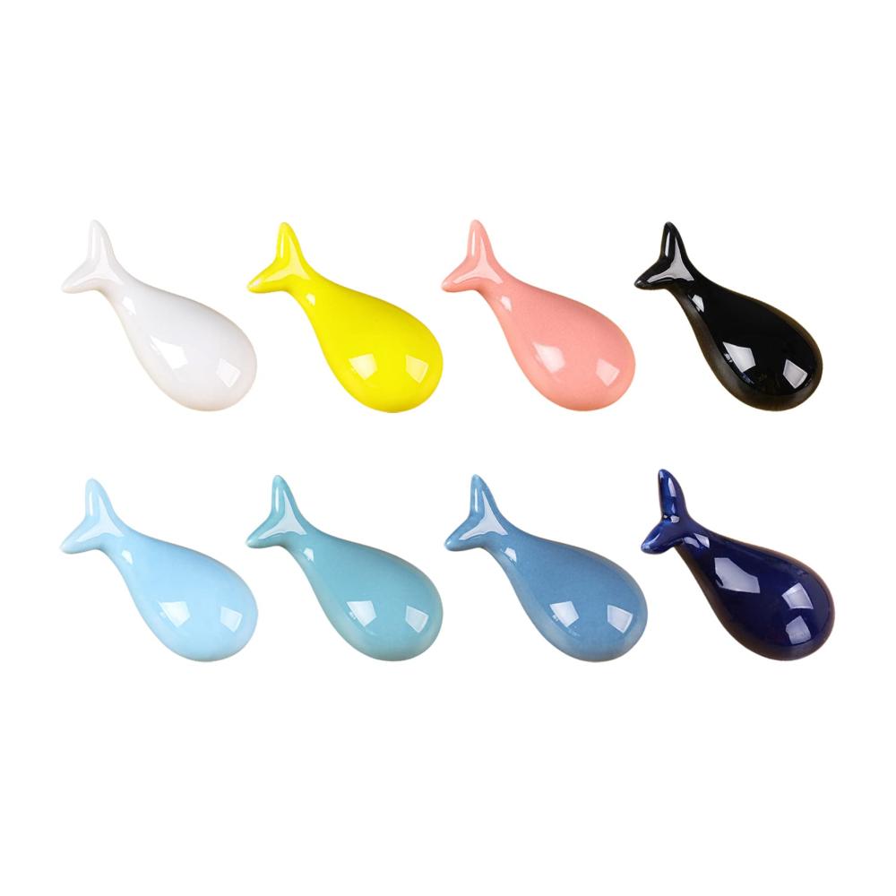 Entdecken Sie Eleganz beim Essen Essstäbchenhalter-Set mit 8 Keramikständern in verspielter Delfinform. Praktische Bänkchen für Ihre bunt gestalteten Essstäbchen. Stilvolle Ablagen perfektes Besteckzubehör für den Esstisch. Verleihen Sie Ihrem Restaurant oder Zuhause mit diesen 68×20×45 mm Essstäbchenhaltern eine exklusive Note