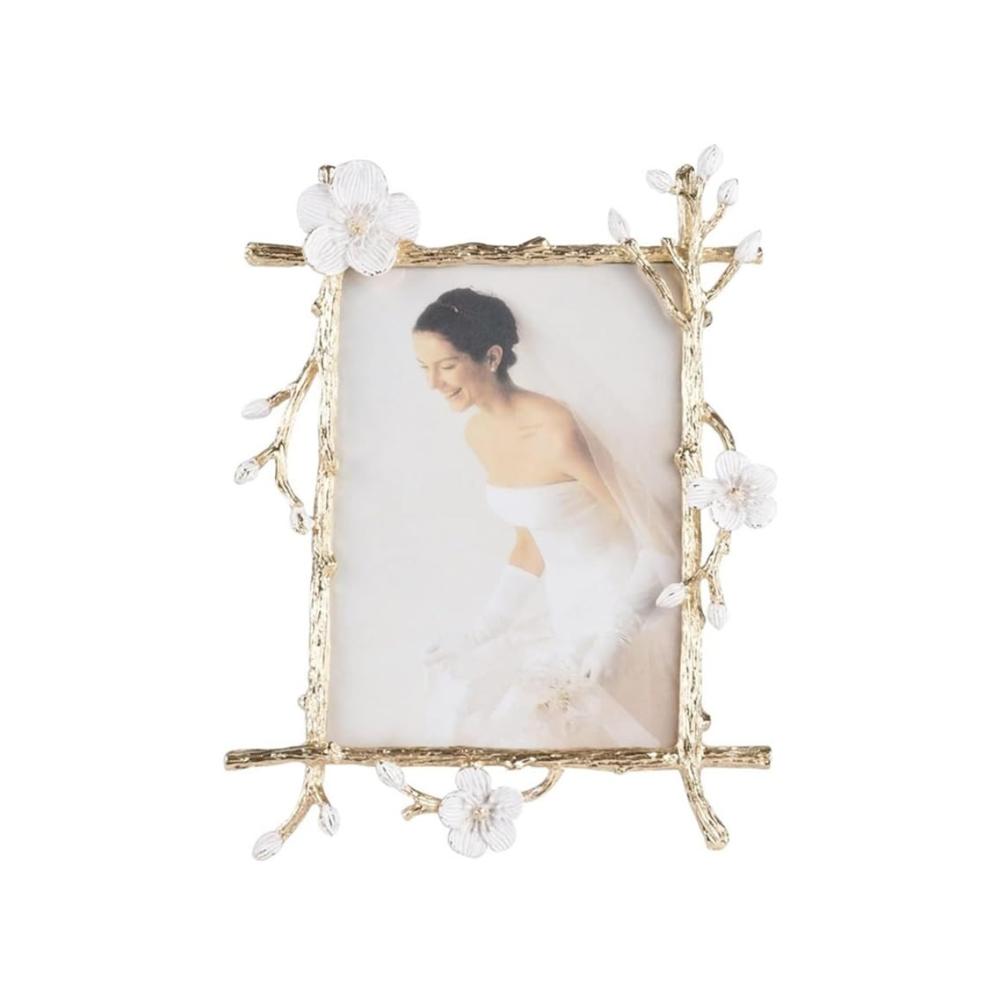 Hochwertiger Wand- & Tischrahmen Leichter Metall-Fotorahmen für nordische Eleganz im Gäste-Schlafzimmer. Perfekte Fotoanze