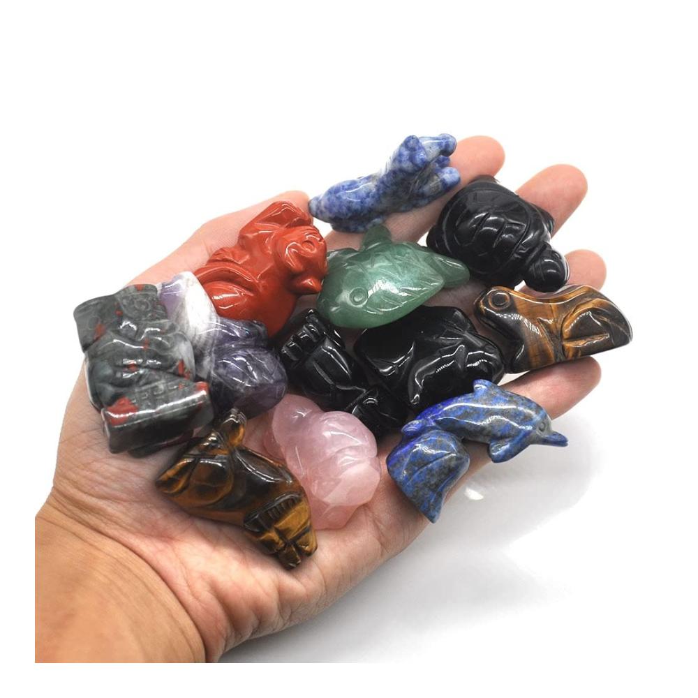 Entdecken Sie die Harmonie mit unserem exquisiten Zimmerbrunnenzubehör-Set! 7 einzigartige Naturkristall-Tierstatuen - Katze Elefant Schildkröte Kaninchen Eule Fisch Bär - perfekt für eine beruhigende Wasserszenerie. Gönnen Sie sich die Schönheit der handgeschnitzten Kristalle und erleben Sie die beruhigende Energie in Ihrem Zuhause. Ideales Geschenk für Tierliebhaber