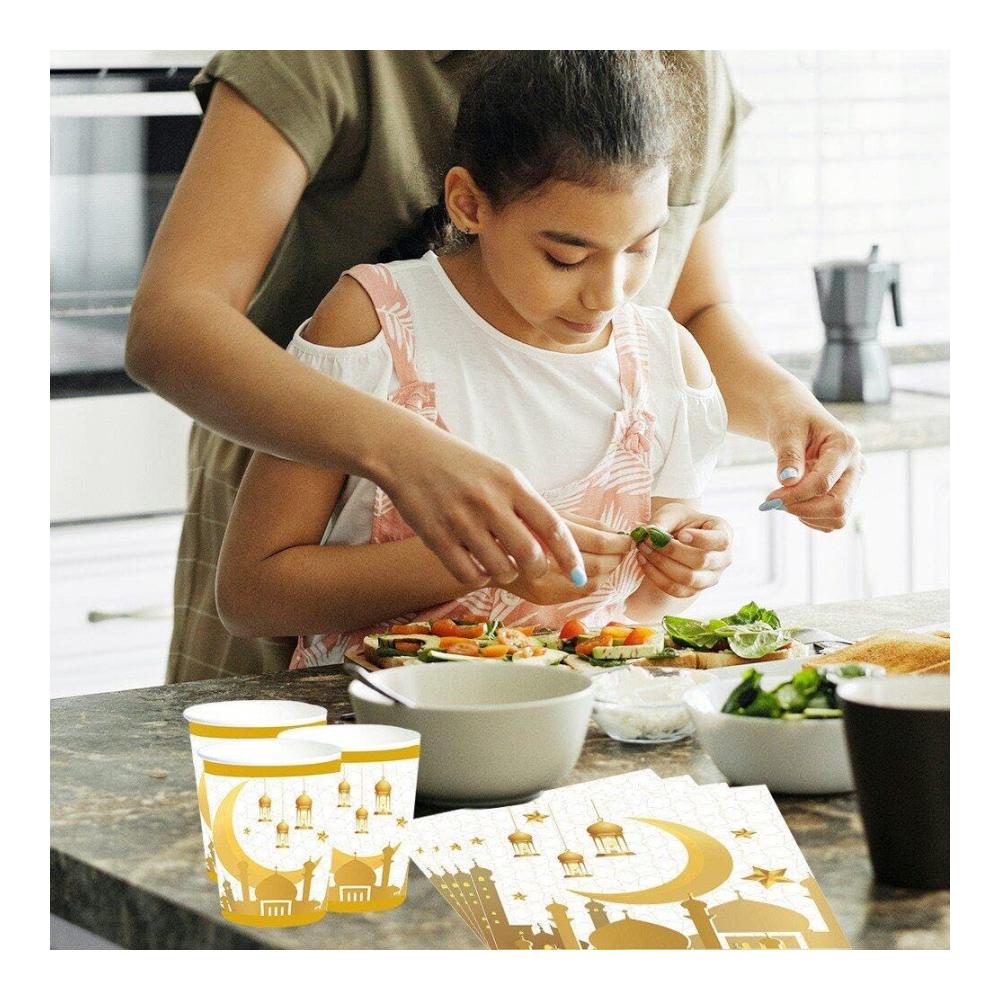 Entdecken Sie exquisite Teller 8-teiliges Mubarak Tableware Party-Set mit 49 Stück Papiergeschirr für die perfekte Eid-Zeremonie. Stilvolle Papierplatten Servietten und Pappbecher für unvergessliche Feierlichkeiten! Hochwertiges Design für Ihre festlichen Bedürfnisse