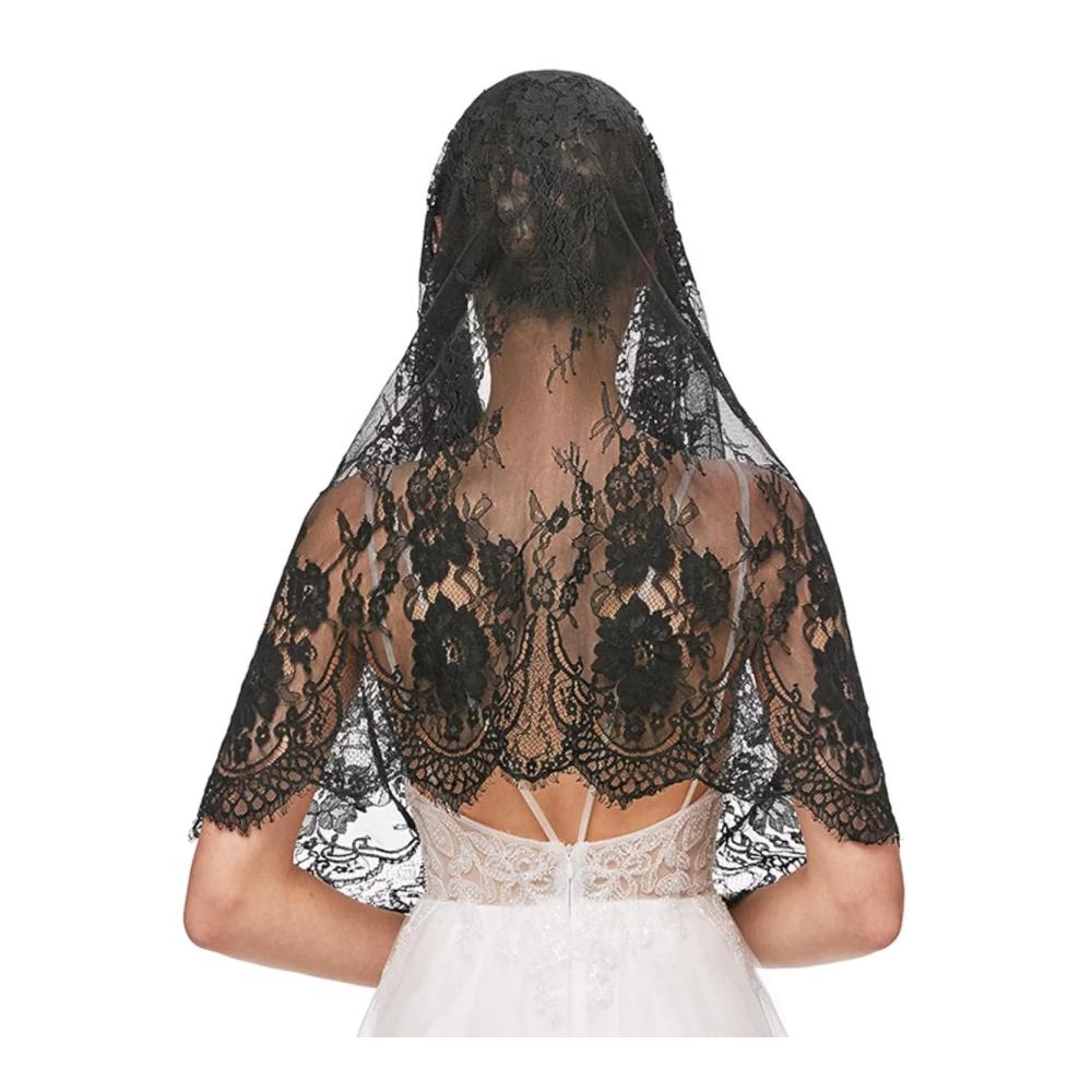 Entdecken Sie elegante Brautaccessoires RUNRAYAY Raillyla - Schleier und mehr für die perfekte Traumhochzeit - Inspirierende schwarze Akzente für große Trauzeugin