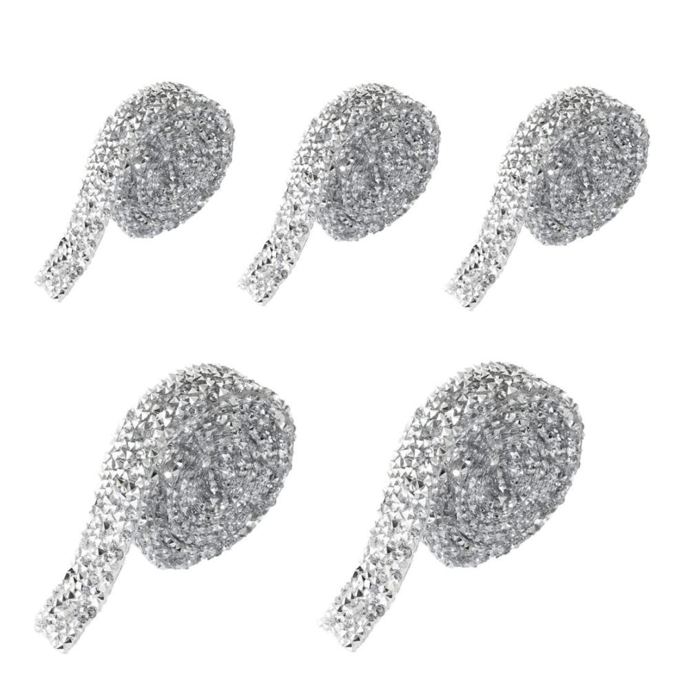 Entfalte kreativen Glanz mit unserem selbstklebenden Kristall Strass Diamant Band! 5 Rollen funkeln in 15 mm Breite für DIY Projekte Handwerk und glamouröse Dekorationen. Strahlende Eleganz für Parties Hochzeiten und mehr