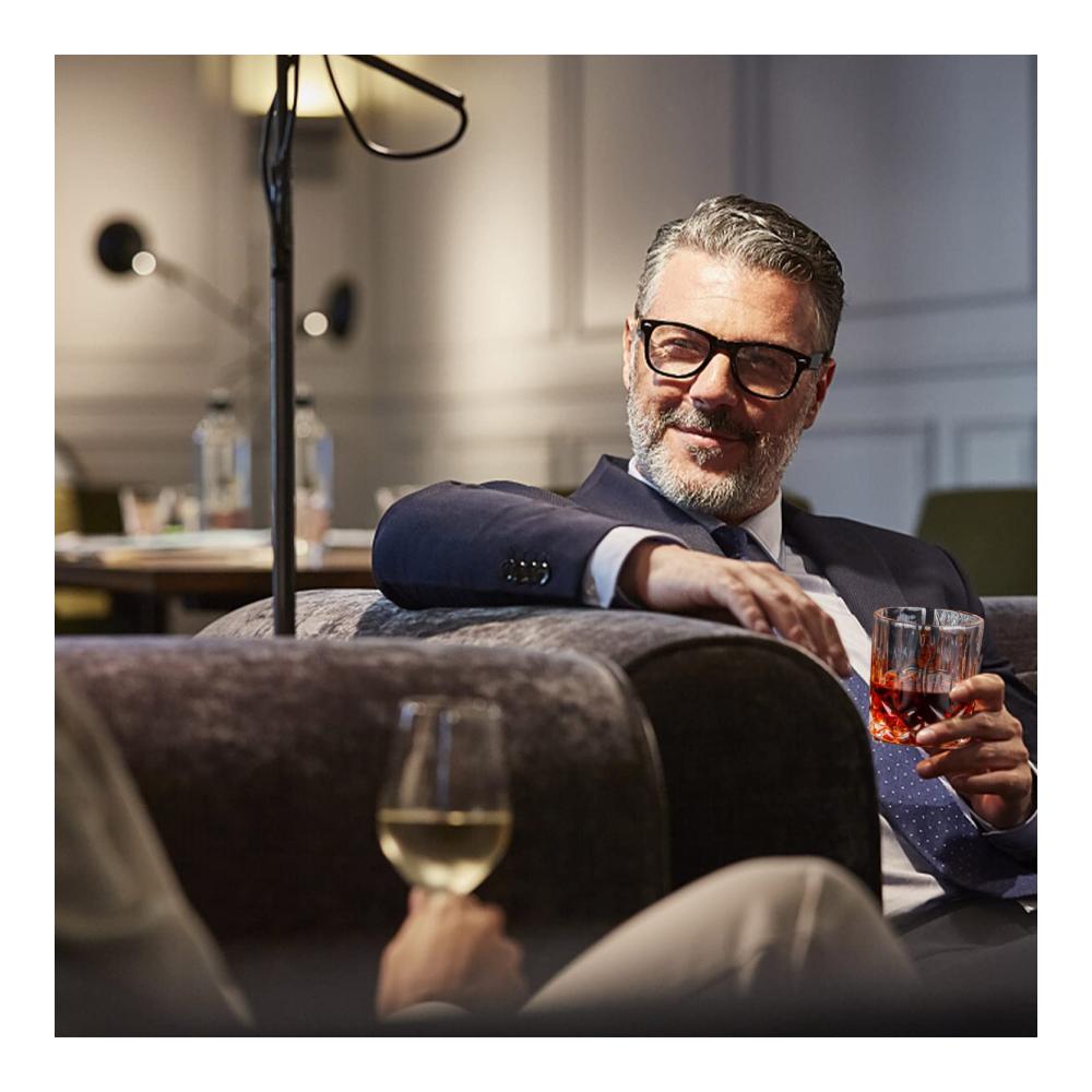 Whisky-Genuss pur Exklusives Set mit 2 Kristall-Whiskeygläsern (220 ml) und einem 750 ml Glas-Whiskydekanter mit Silikonstopfen – Ideal für vielfältige Whiskys und erlesene Weine. Entdecken Sie den perfekten Geschmack