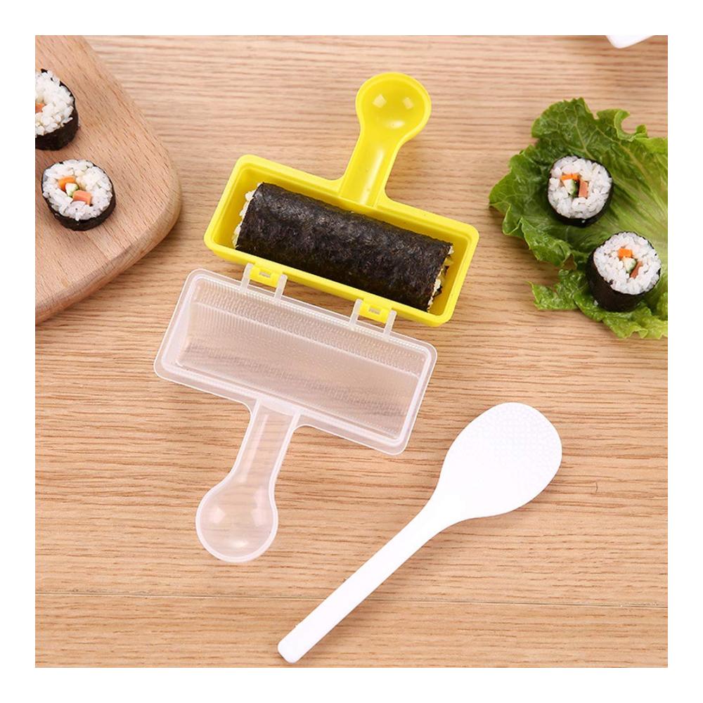 Entdecken Sie die Kunst des Sushi mit unserem Sushiteller-Set 2-teiliges Sushi Maker Mould für perfekte Reisbälle und Onigiri. Kinderfreundlich und DIY-freundlich gestalten Sie köstliche Sushi-Rollen mit dem Sushi Roller. Schütteln und rollen Sie Ihre eigenen Reisbälle mit Leichtigkeit. Unser Bento-Werkzeug-Set enthält auch eine Reisschaufel für müheloses Handling. Bringen Sie die japanische Küche in Ihre Küche mit diesen hochwertigen Küchenutensilien. Gönnen Sie sich die Freude Ihre eigenen Sushi-Kreationen zu Hause zu zaubern