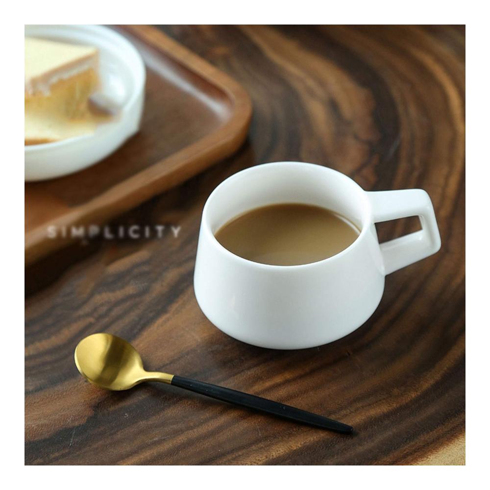 Porzellan Espresso- & Mokkatassen Set | 110ml | 6 Stück mit Metalllöffeln | Weiße Keramiktassen mit Griff | Ideal für Kaffee & Espresso | Inklusive Untersetzer | Elegant & Stilvoll