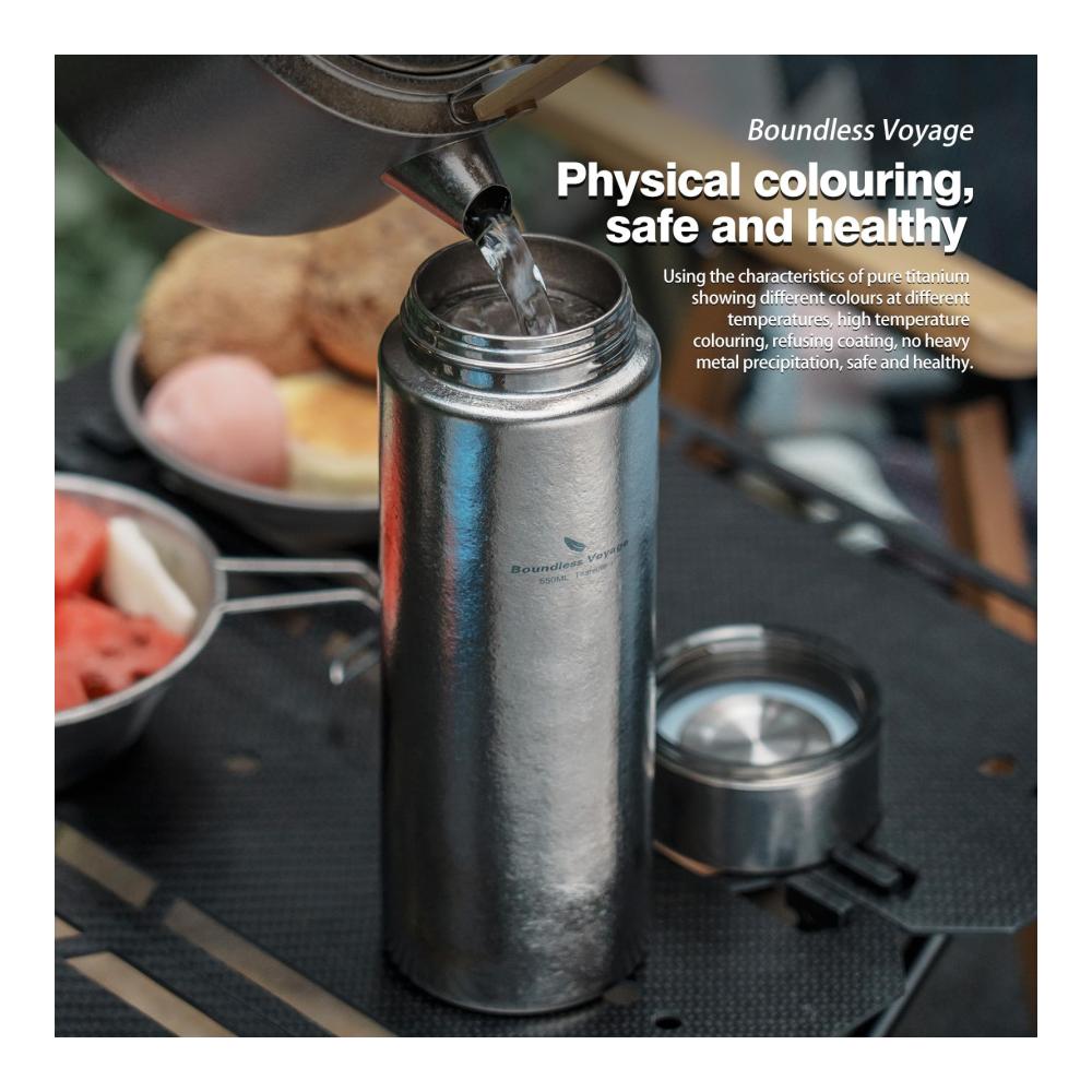 Hochwertige 550ml Titan Thermosflasche mit Filter für heiße und kalte Getränke. Perfekt für Sport Radfahren Wandern Camping und Büro. Leicht und tragbar