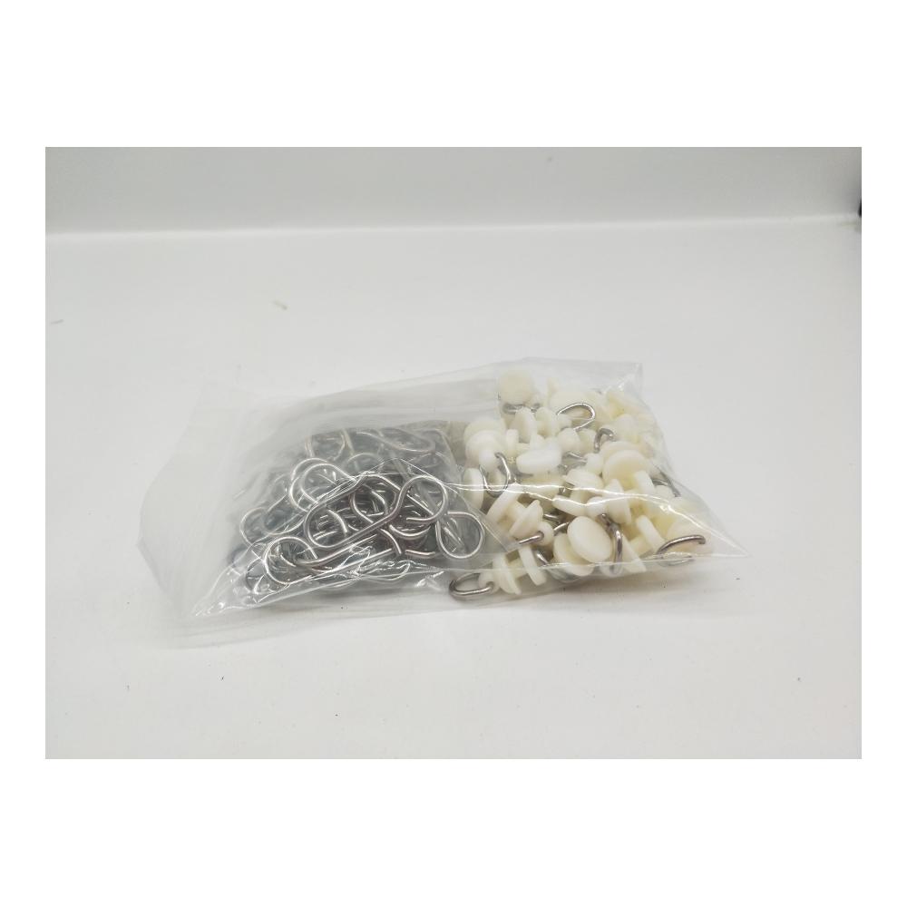 Erleichtern Sie Ihren Vorhangwechsel mit Csirnto Gleiter Curtain Hooks! 45 Stück Weiß Kunststoff Vorhang Haken mit Ring für mühelose Gardinenbewegung. Praktisches Set für Vorhangschienen -rollen und -röllchen. Genießen Sie reibungsloses Öffnen und Schließen Ihrer Vorhänge