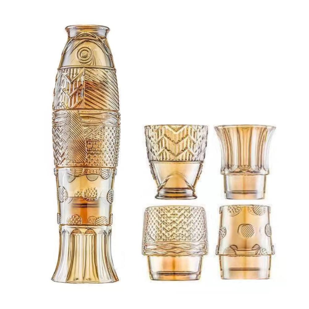 Stilvolle stapelbare Wassergläser aus farbigem Glas - Nautische Glaswaren für Getränke fischförmiges Design - 4 Stück - Bernsteinfarben - Ideal für Heimdekoration