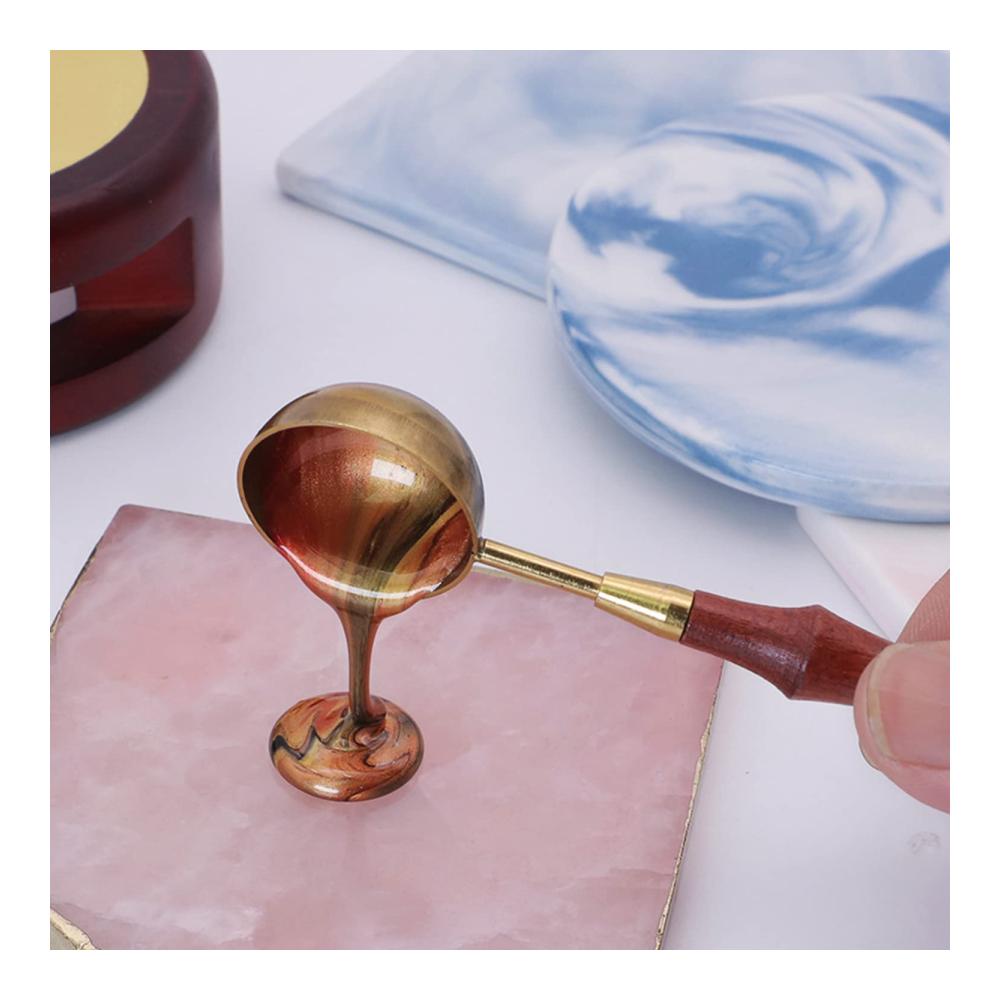Entdecken Sie Eleganz 600 Stück Achteckige Wachssiegel im Kit - Bunte Siegel für Umschläge inklusive Wachsschmelzlöffel und 2 Kerzen. Perfekt für stilvolle Siegelstempel! Erhöhen Sie den Glamour mit hochwertigem