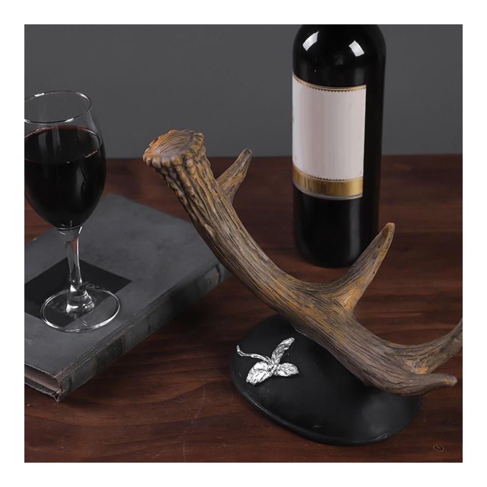 Einzigartiges Weinregal Hirschgeweih Design | Kunstharz Flaschenhalter für stilvolle Präsentation von Weinflaschen | Schräges Regal für Tisch und Wandmontage | Edles Weinregal aus Geweih