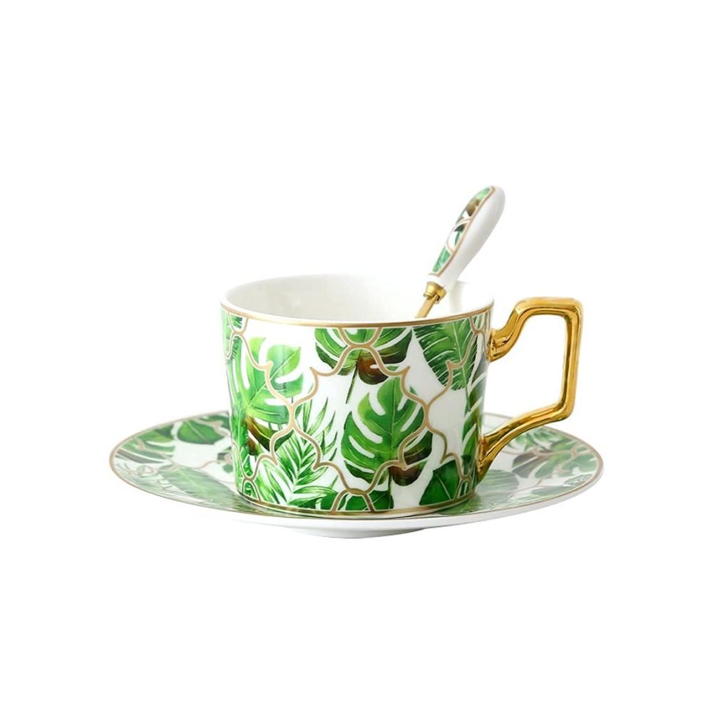 Genießen Sie Ihren Morgenkaffee stilvoll 3er-Set Keramik-Tassen & Untertassen für Espresso wiederverwendbar und kreativ gestaltet mit Löffeln. Perfekt für Ihren Lieblings-Koffeinkick