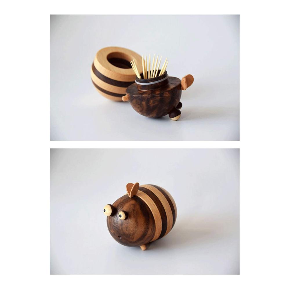 Entdecken Sie den Charme der Cocktailkunst mit unseren exquisiten Cocktailspießen! Stilvoller Zahnstocherspender & lustiger Halter für Zahnstocher – Bienenmotiv. Perfekte Dekoration für Zuhause & Restaurant. Kreative Ornamente tragbar und einzigartig! Bereichern Sie Ihre Genussmomente