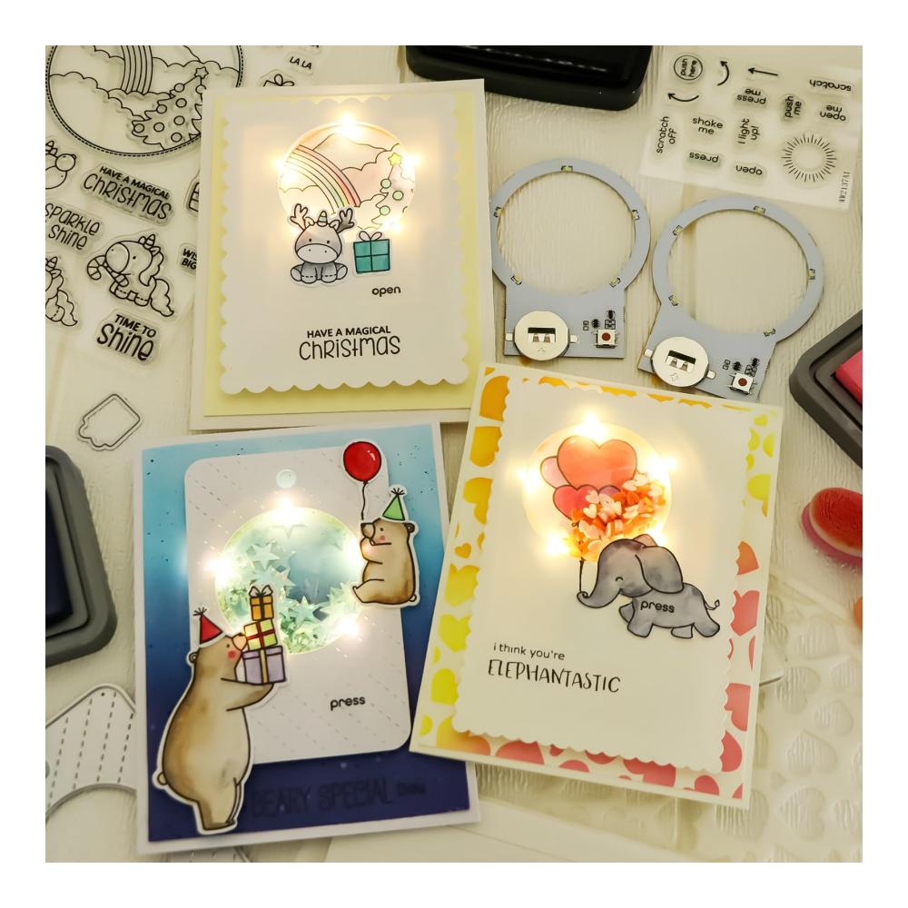 Entdecken Sie 12 Kreative Verzierungen Selbstklebende Leuchteinheiten für Weihnachtskarten Scrapbooking & Dekoration - Einfache Halo-Lichter mit Warmweißen LEDs - Perfekt für DIY-Projekte ohne