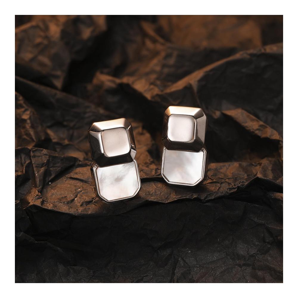 Entdecken Sie Eleganz Exquisite 925 Silber Ohrhaken mit Femininem Charme Kühler Wind Natürlichem Muschel-Design und Übertriebenem Sinn. Stilvolle Ohrringe für das moderne Temperament