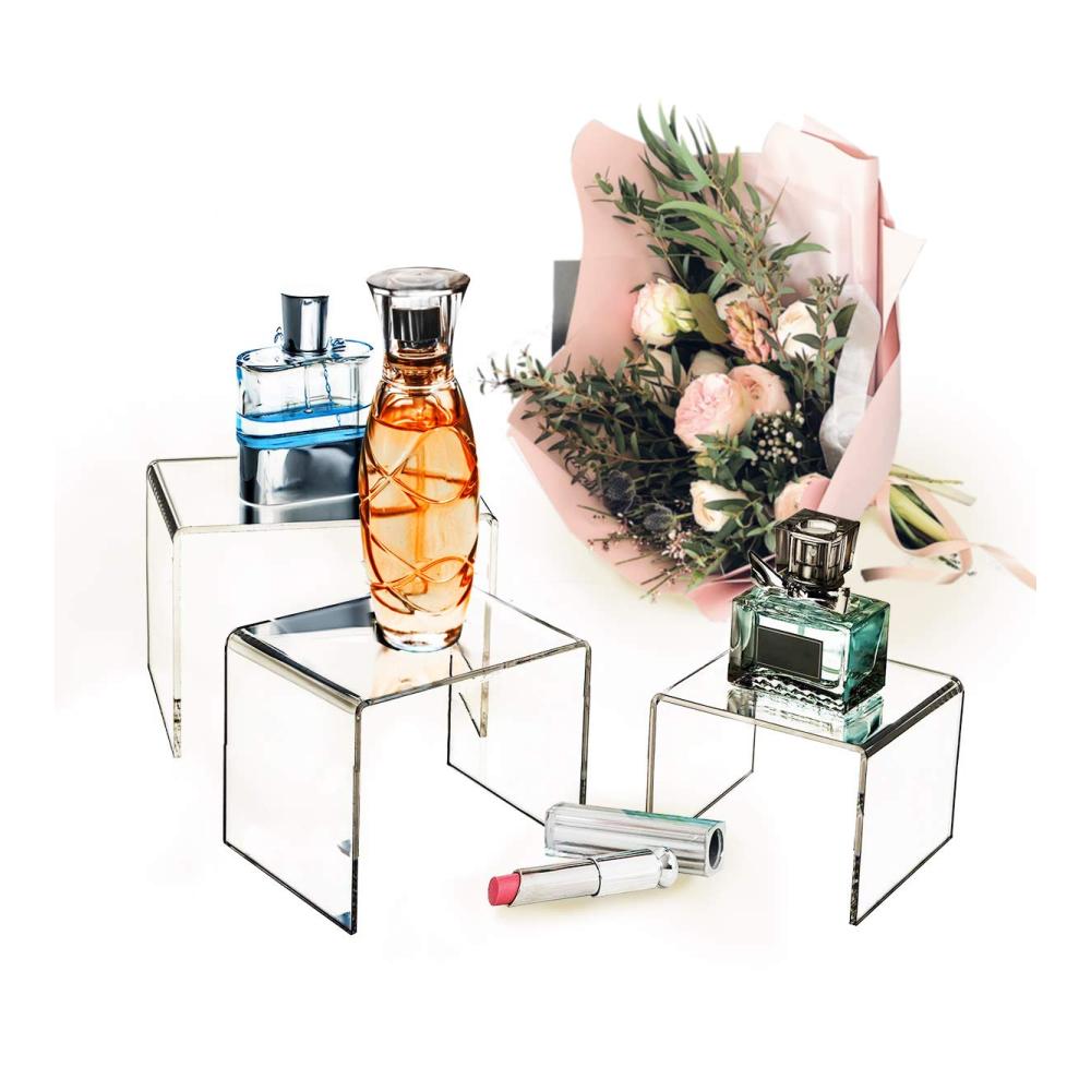 Erleben Sie Eleganz und Organisation mit unseren 3-stufigen Klaren Acrylvitrinenständern – Ideale Vitrinenregale für Figuren Buffets Cupcakes und Schmuck. Praktisch und stilvoll mit klebriger Schutzfolie für perfekte Präsentation. Entdecken Sie die Kunst der Präsentation