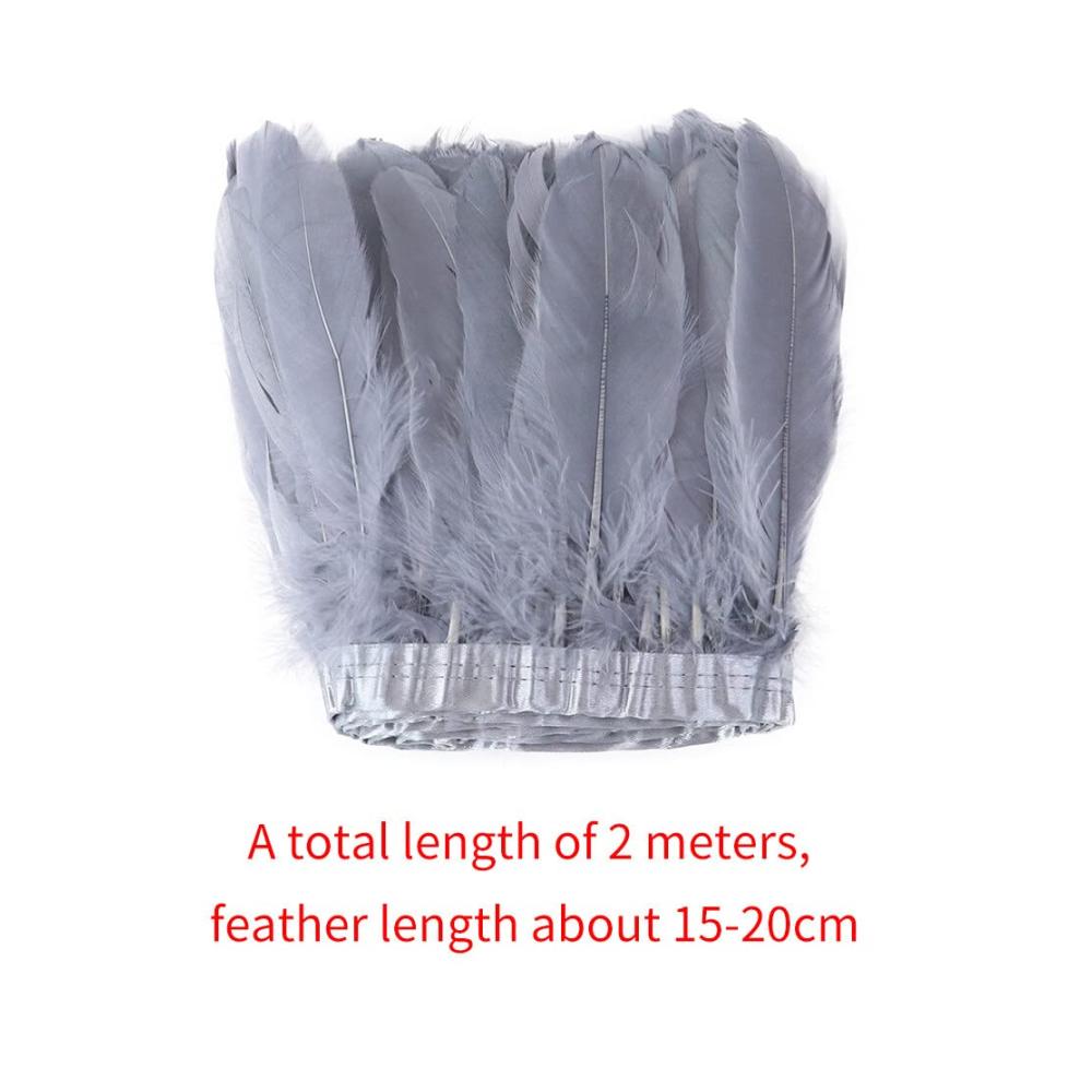 Entdecken Sie kreative Vielfalt mit unserer 2m langen Feder Fringe Trim Borte! Perfekte Federborte mit Satinband für Bastelprojekte Kostüme und Dekorationen. Schwarzer Federbesatz mit flauschigen Gänsefedern - ideal zum Nähen und Verzieren. Erwecken Sie Ihre Designs mit luxuriösen Federfransen zum Leben