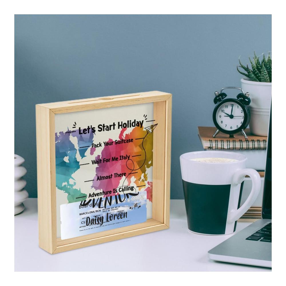 Entdecke die Welt des Sparens Personalisierte Sparbüchse mit Abenteuer-Motiv ideal für Reisekassen und Erinnerungen. 25x25cm