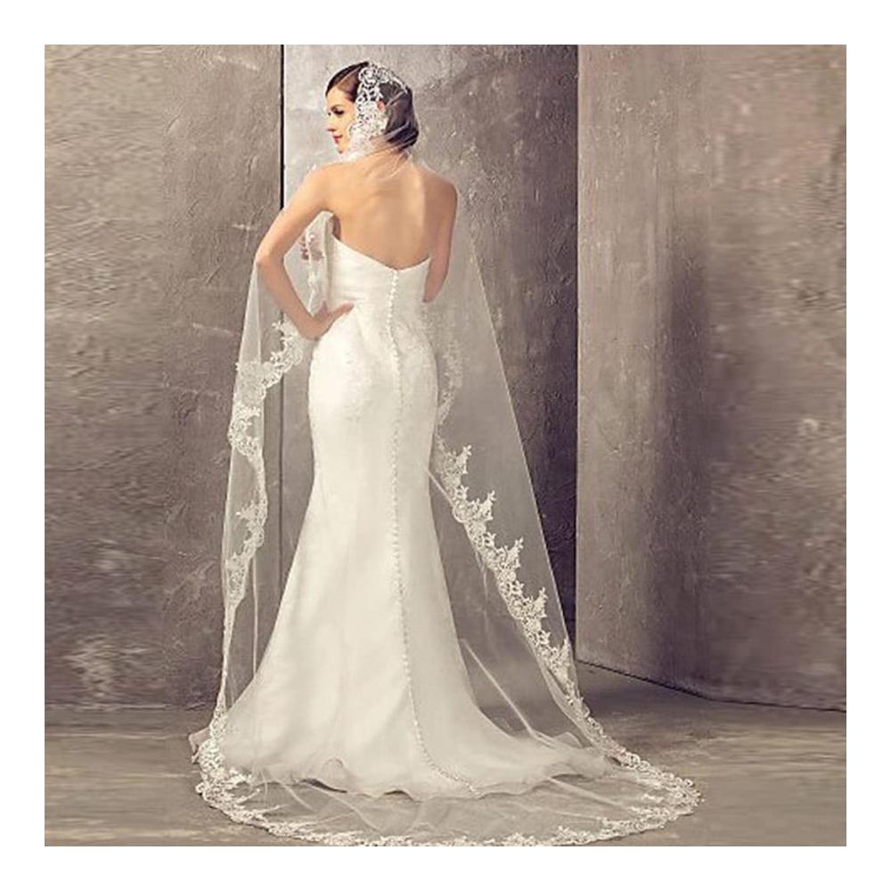 Entdecken Sie den Zauber der Liebe Eleganter CACAZI Hochzeit Brautschleier Lang mit Leichtigkeit. Vintage-Charme und einfache Spitzenkante verleihen diesem Kathedralenschleier einen Hauch von Romantik. Perfektes Brautzubehör für unvergessliche Momente. Gönnen Sie sich den luxuriösen Glanz dieses Tüll-Haarschmucks. Tauchen Sie ein in zeitlose Eleganz und feiern Sie Ihren großen Tag stilvoll