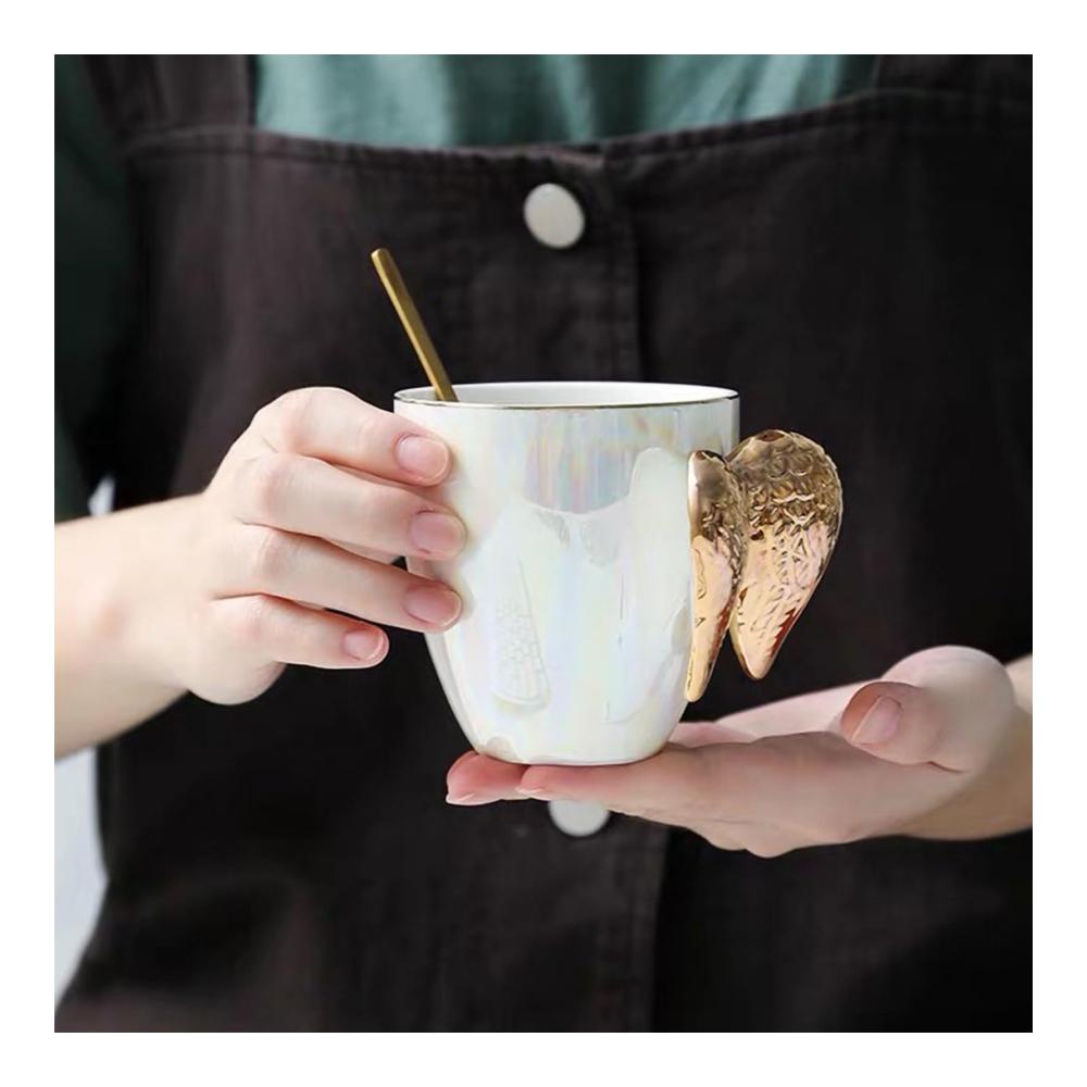 Engelsflügel Kaffeetasse – Keramikbecher mit goldenem geflügeltem Engel Henkel in Engelsflügelform 200 ml perlistisches Porzellan Glückstasse für Kaffeeliebhaber