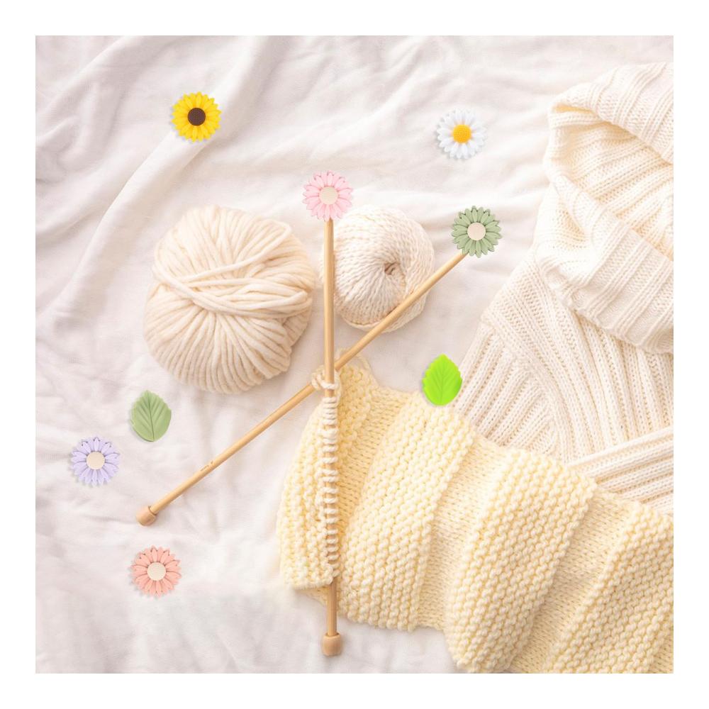 Premium Stricknadeln Set - 32 Stück Zopfnadeln mit Nadelstoppern für Präzisionsstricken | Maschenstopper & Nadelhalter | Inklusive GäNseblümchen & Blatt Design | Perfekt für Kreative Proj