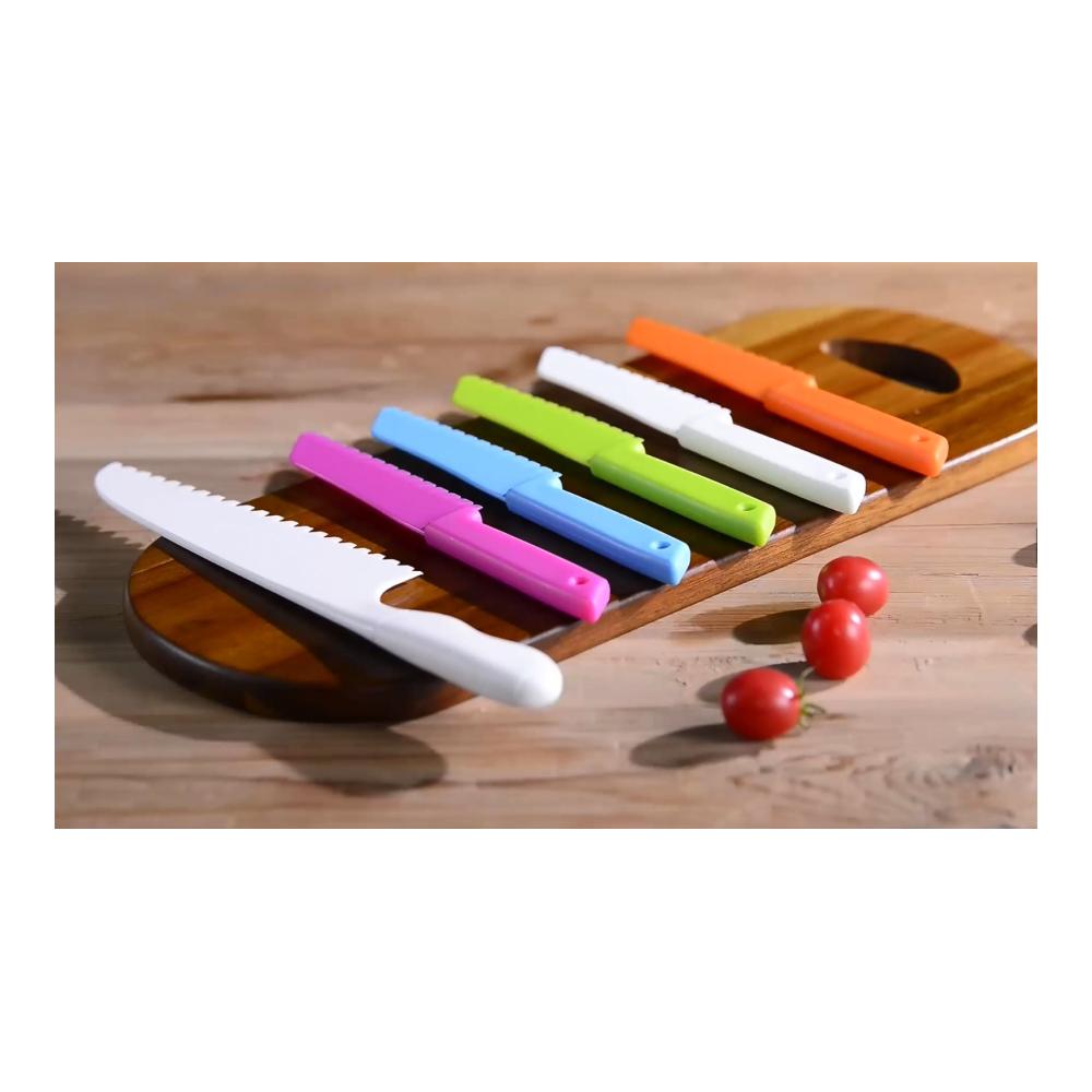 Entdecken Sie das ONUPGO 4-teilige Küchenmesserset - Perfekte Klingenschärfe für müheloses Schneiden von Obst Brot Kuchen und Salat - Kinderfreundliche Nylonmesser mit gezackten Kanten - Ideales Kunststoffmesser-Set für sicheres Kochen und Schnippeln in der Küche