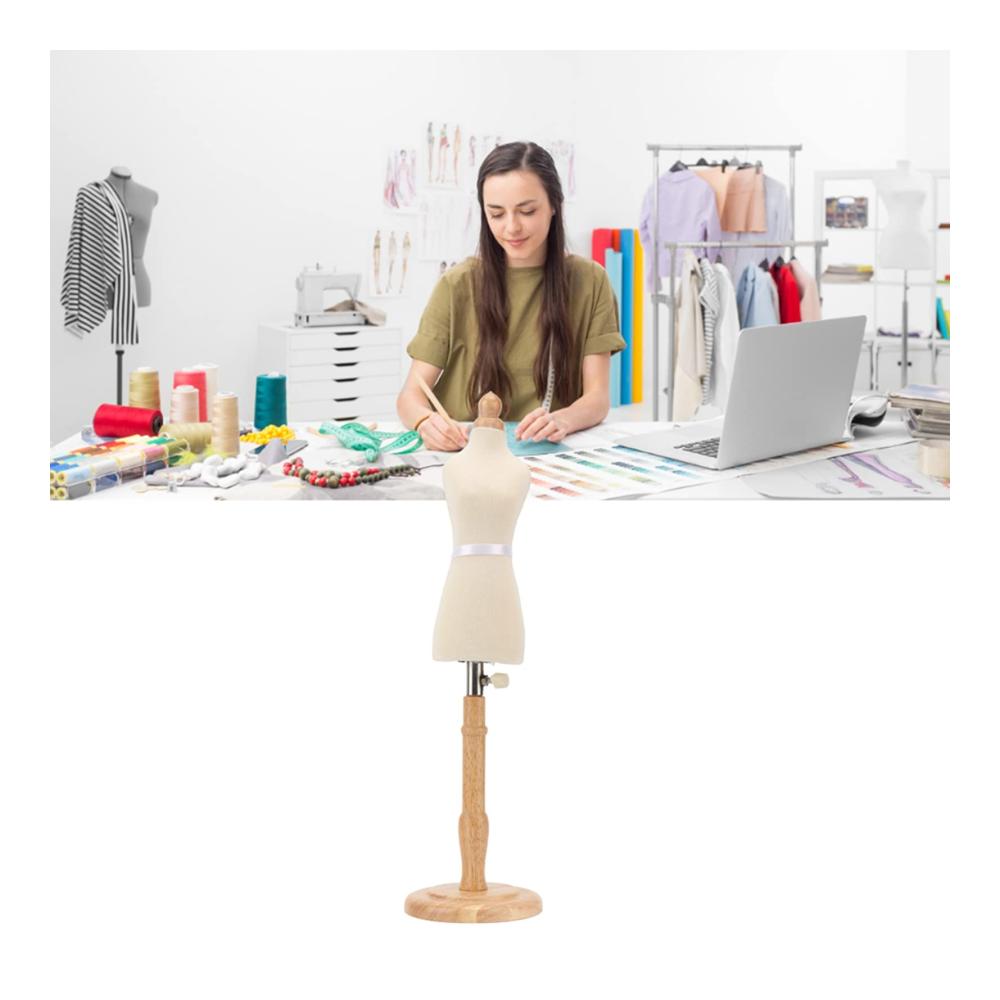 Entdecken Sie die Perfektion des Schneiderhandwerks mit unserer Premium-Weiblichen Schneiderpuppe! Schaufensterpuppe für Näharbeiten mit langlebiger Qualität und stilvollem Holzsockel. Ideal für Kleidungsstücke und Schmuckdesign. Erschaffen Sie Meisterwerke