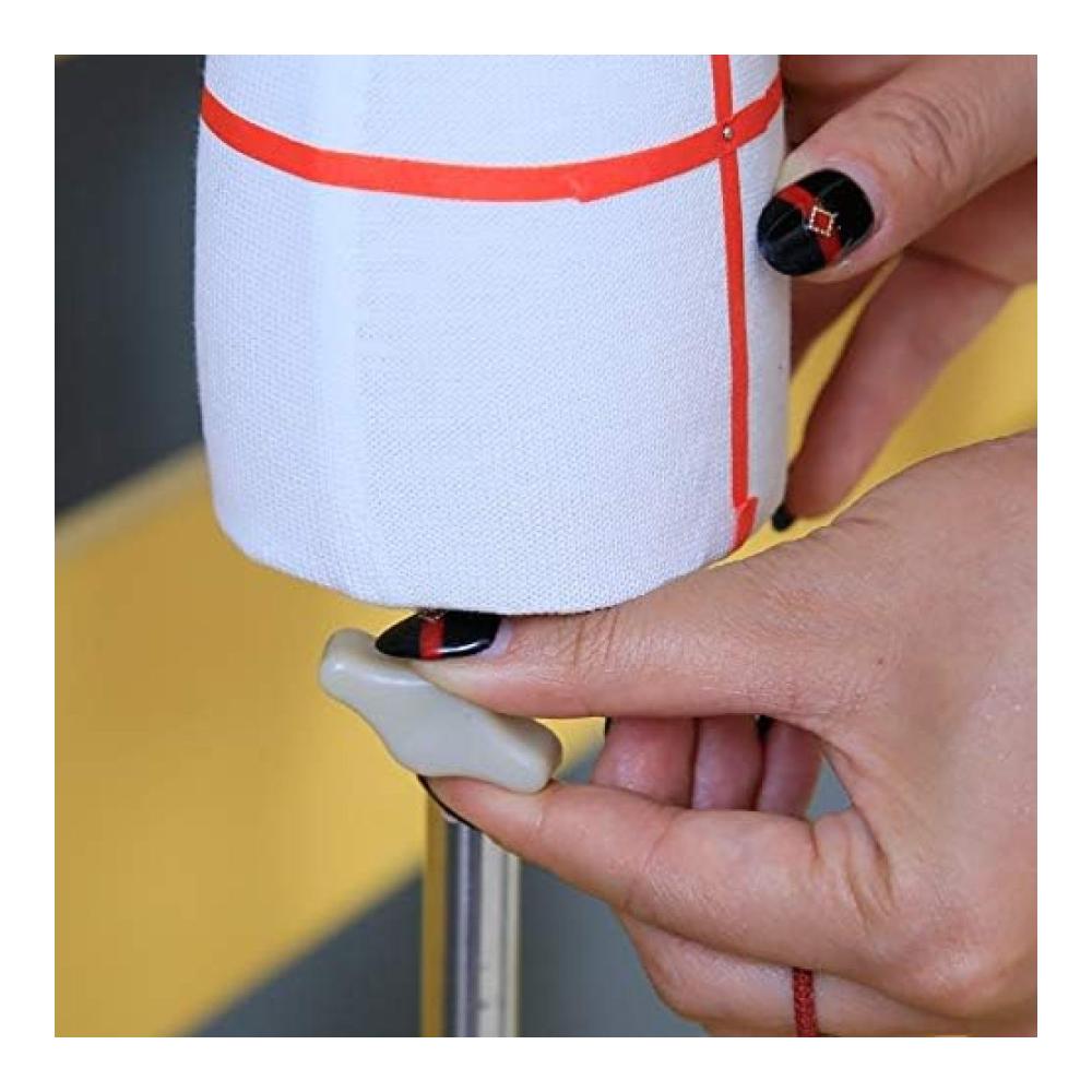 Entdecken Sie stilvolle Schneiderpuppen für Puppenkleider und Dekorationen – Höhenverstellbare Mini-Schneiderpuppen für Ihr Puppenhaus. Perfekte Famale Display-Formen und Zubehörteile