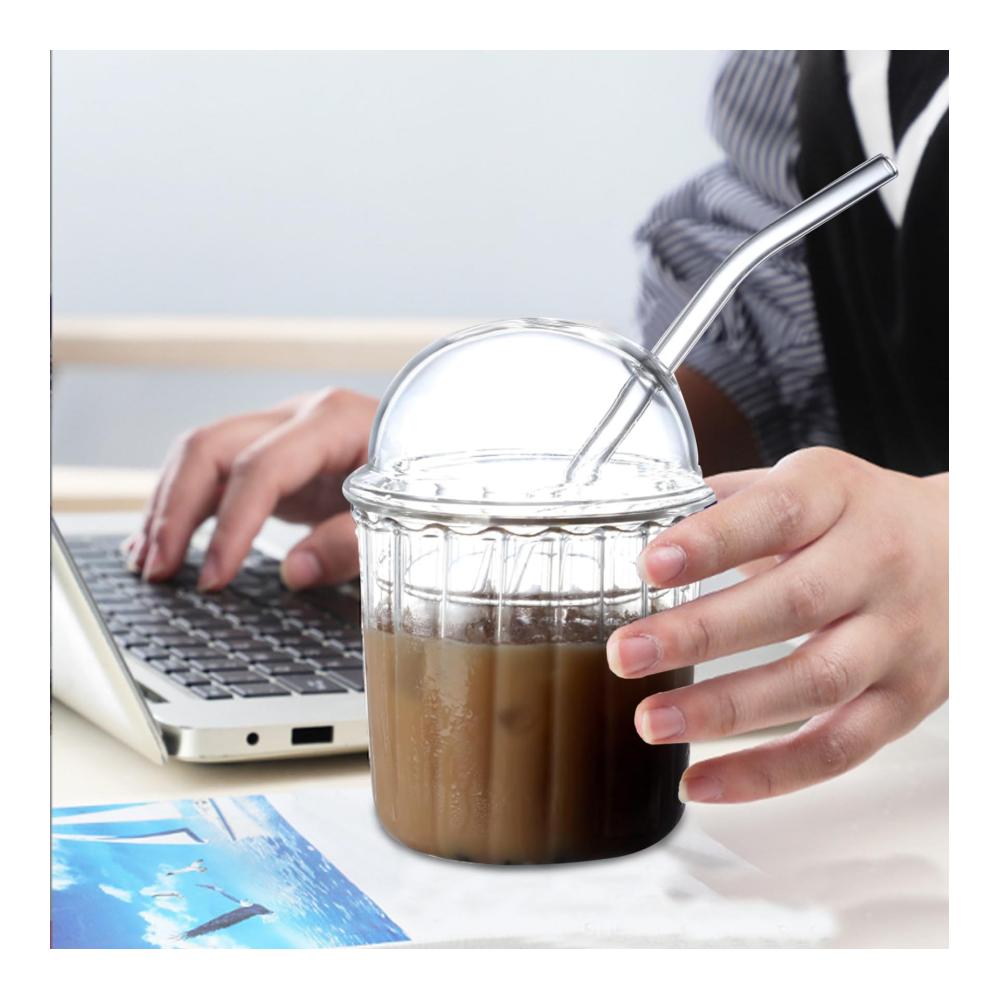 Entdecken Sie den Genuss mit unseren wiederverwendbaren Kaffee- & Teegläsern 14oz/450 ml Glas mit Strohhalm und Deckel für erfrischende Getränke! Ideal für unterwegs zu Hause oder im Büro