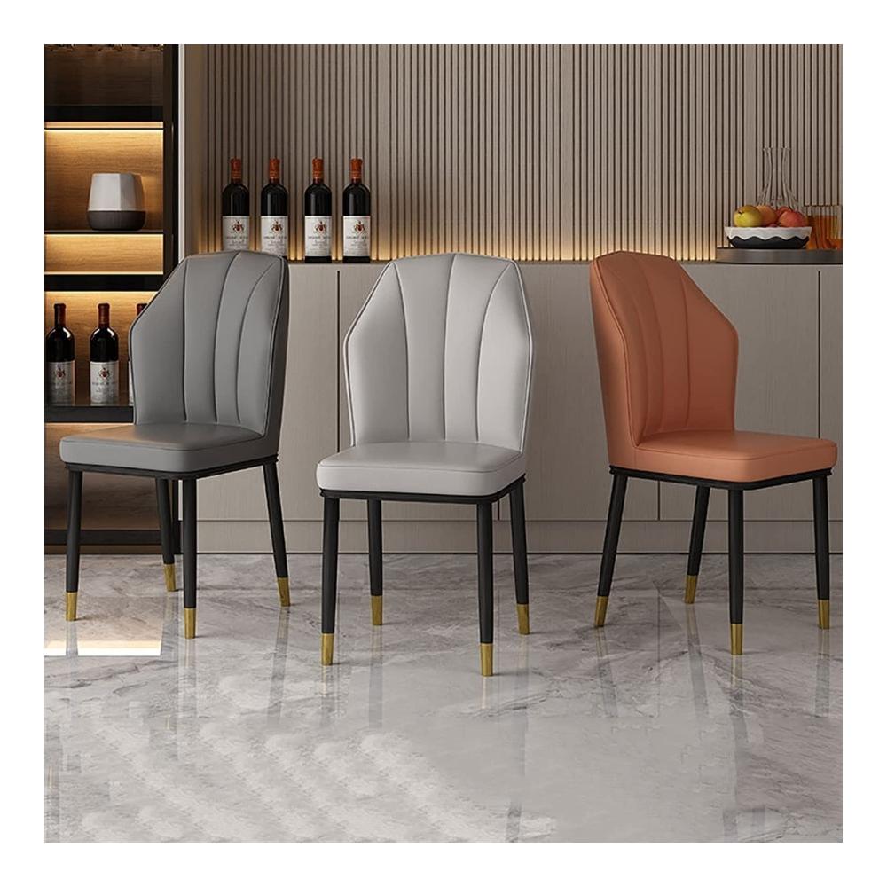 Entdecken Sie Eleganz und Komfort Moderne Esszimmerstühle 4er-Set mit hoher Rückenlehne und weichem Sitz. Stilvolle Küchen- und Wohnzimmerstühle in wasserdichtem Beige-Lederdesign. Metallbeine für Stabilität. Verleihen Sie Ihrem Essbereich Glanz