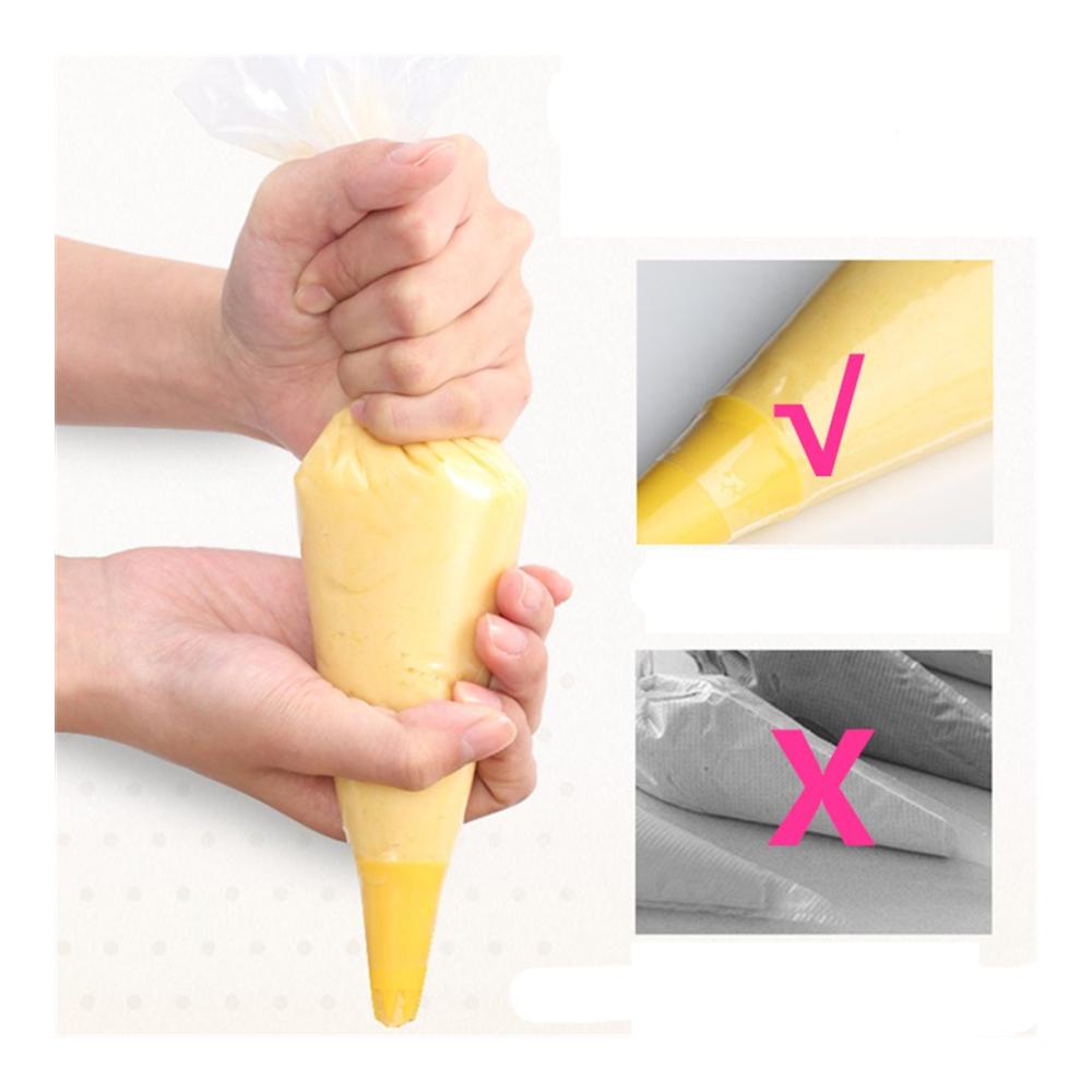 Transparente Einweg Spritzbeutel – 50 Stück Rolle | Extra Dick Maximum Grip | Ideal zum Dekorieren von Gebäck und Torten | Hochwertiger Kunststoff PE | 30.5 * 16 cm | Perfekte Pa