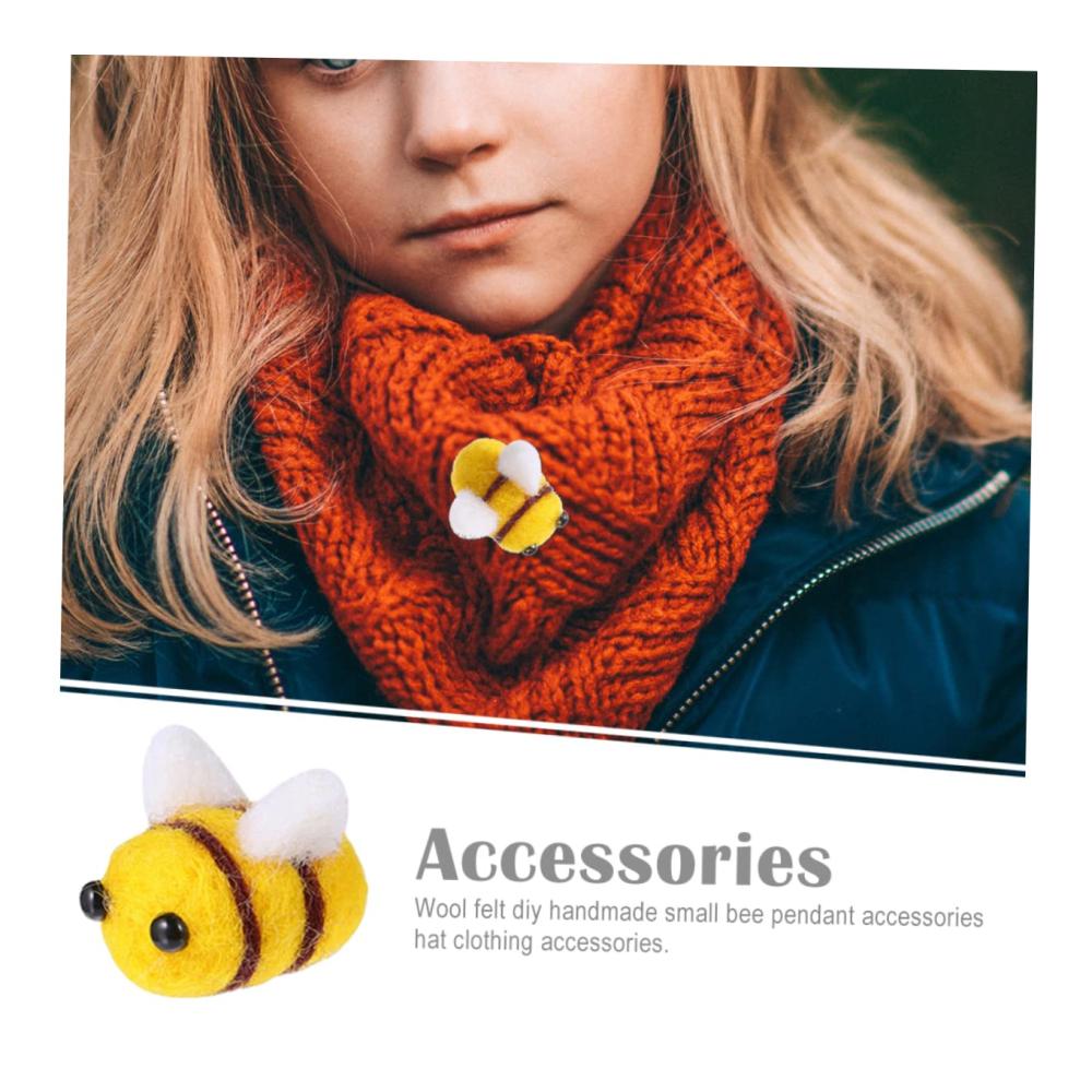 Entdecken Sie 25 exquisite Verzierungen aus Wollfilz Bienen-Girlande Herbstdekorationen Flatback-Anhänger & mehr für DIY-Bastelprojekte. Perfekt für Handwerk Dekoration und Baby-Rucksack. Schmücken Sie mit Stil