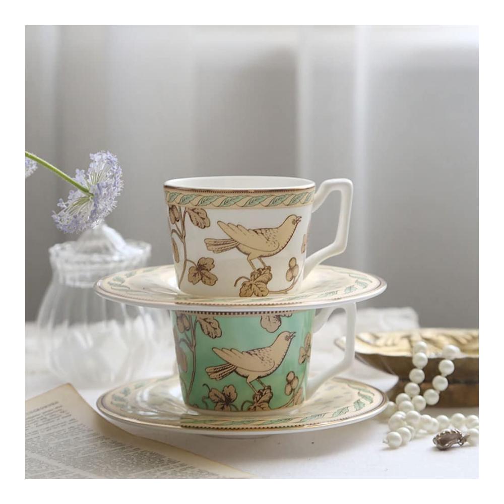 Entdecken Sie den Luxus 6-teiliges chinesisches Teetassen- & Untertassenset - Elegante Kaffeetasse mit Untertasse verziert mit Vogelmuster und goldenem Rand. Perfektes Geschenkset für exquisiten Genuss und stilvolle Momente. Gönnen Sie sich ein einzigartiges Teetr